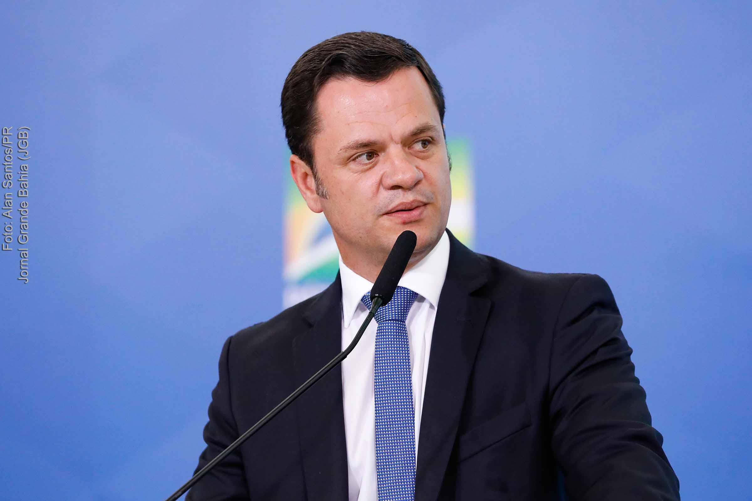 Preso em Brasília, o ex-ministro Anderson Torres voltou para o Brasil sem o celular, diz mídia.