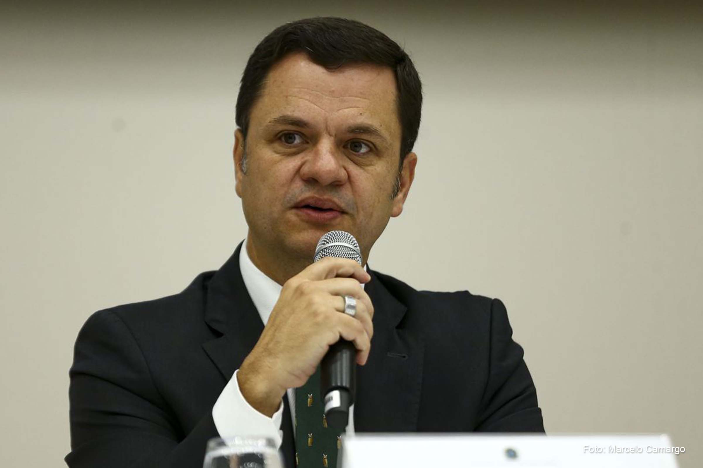 Ex-ministro Anderson Torres voltará ao Brasil “logo que possível”, diz advogado; STF emitiu ordem de prisão por participação nos Atos Antidemocráticos