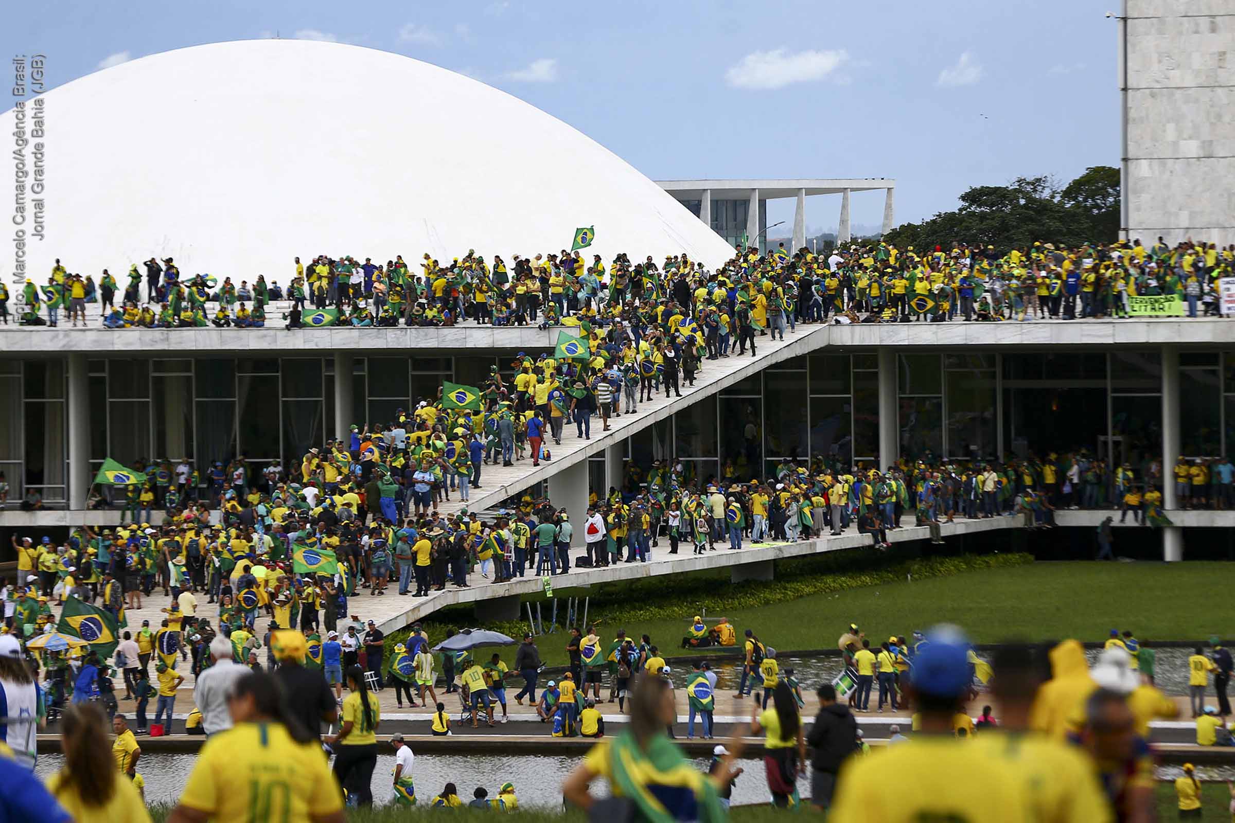 Atos golpistas do bolsonarismo nas refinarias fracassam e unidades seguem funcionando normalmente