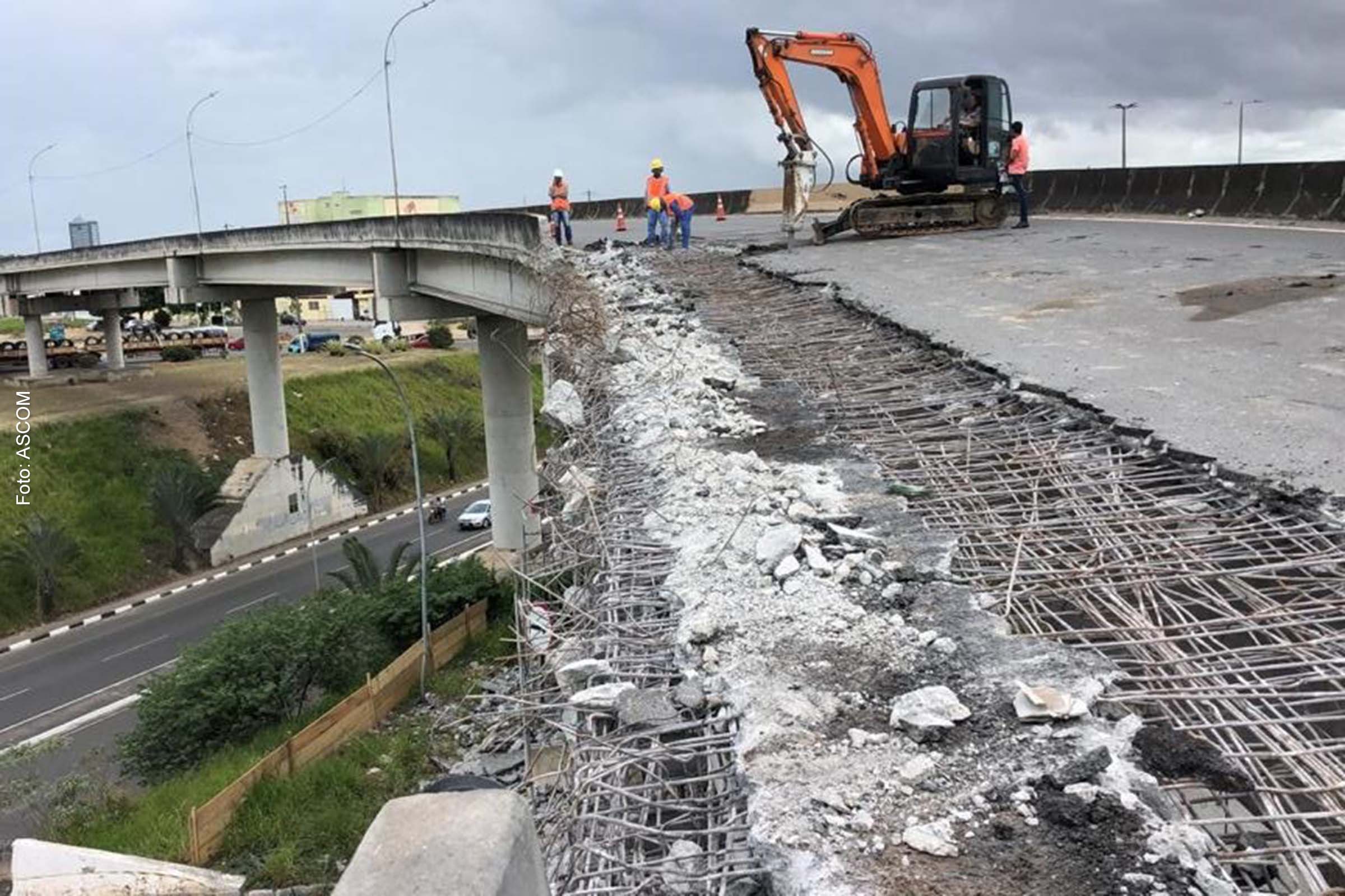 Além do asfaltamento, a via está sendo contemplada com uma rede de drenagem.