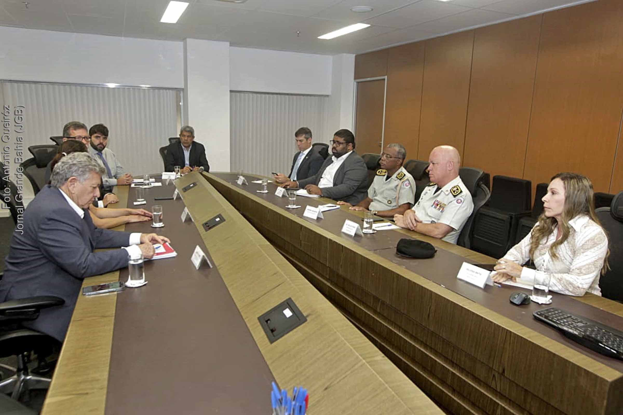 Governador Jerônimo Rodrigues cobra firme atuação das forças de segurança contra golpistas do bolsonarismo.