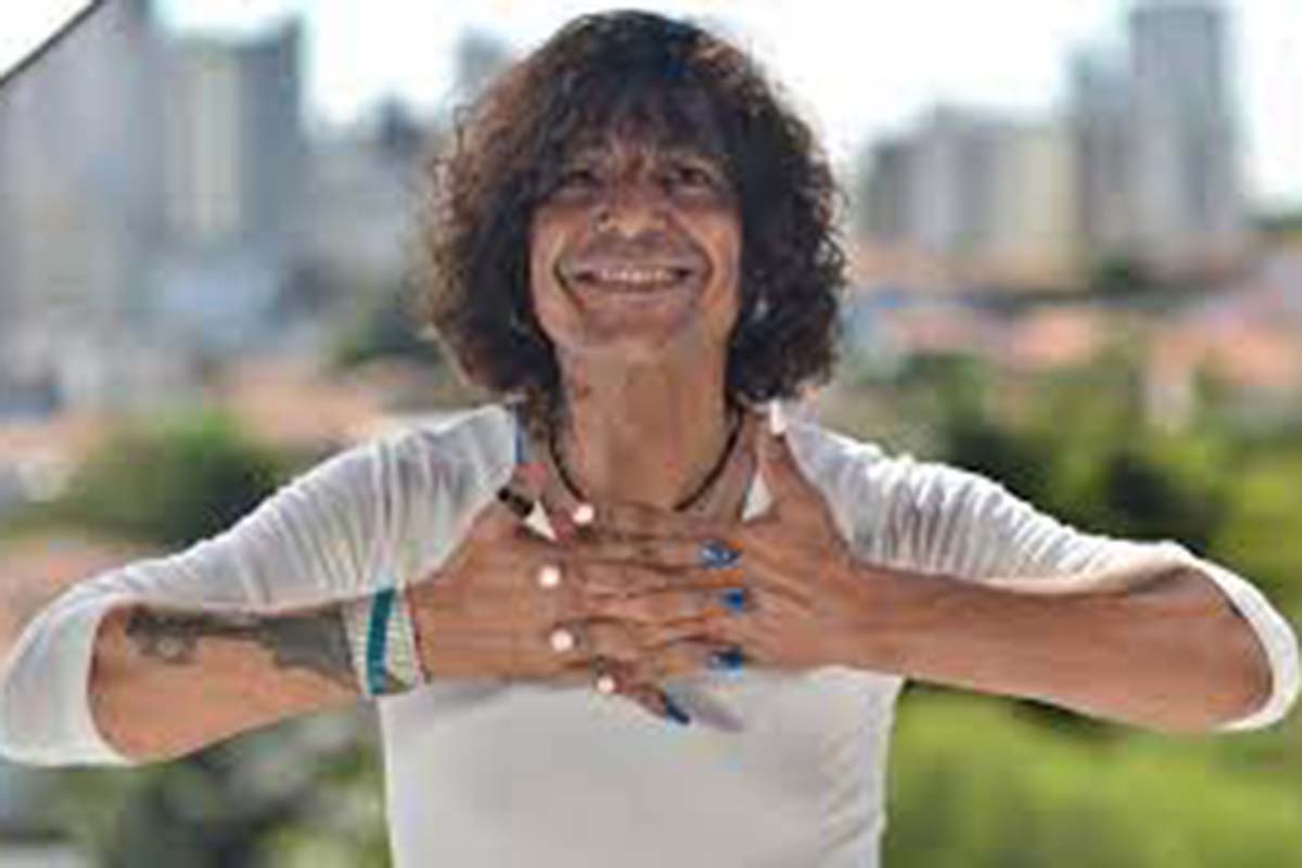 O famoso cantor e compositor feirense Luis Caldas, de data nova.