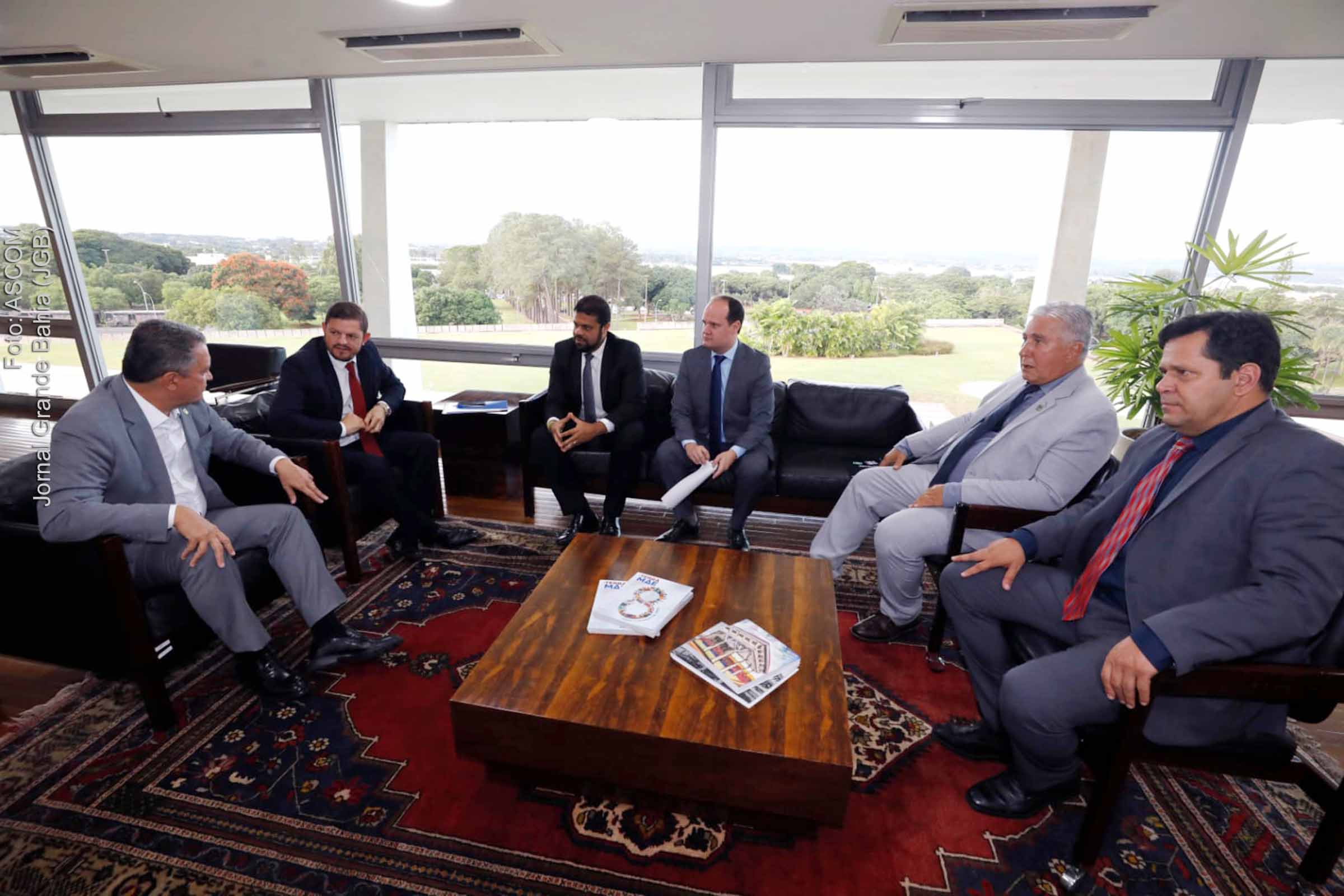 Ministro Rui Costa recebe prefeitos e promete articulação contra queda de receita em 101 municípios da Bahia