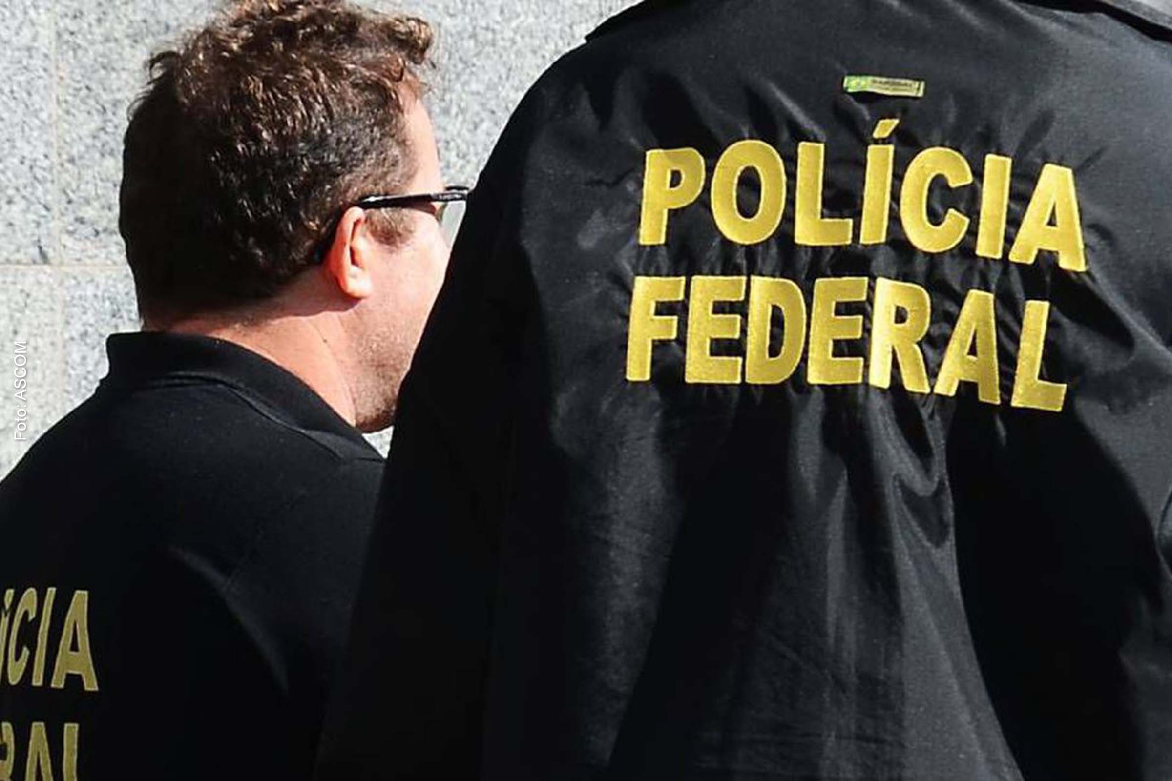 O homem foi filmado durante os atos antidemocráticos que culminaram na invasão e depredação das sedes dos poderes Executivo, Legislativo e Judiciário, em Brasília.
