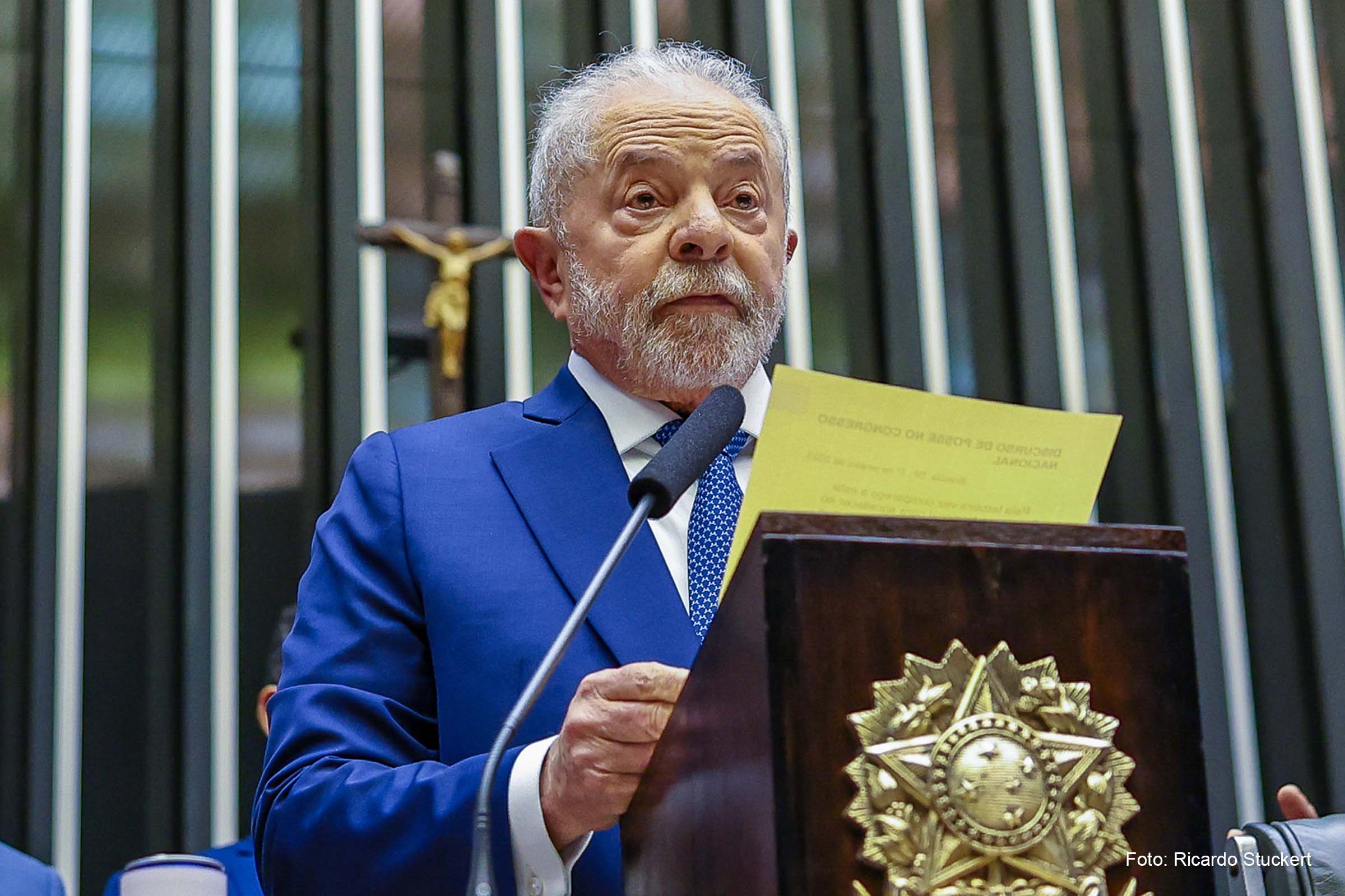 Após tomar posse, Lula assinou uma série de decretos, gesto que ficou conhecido como "revogaço".