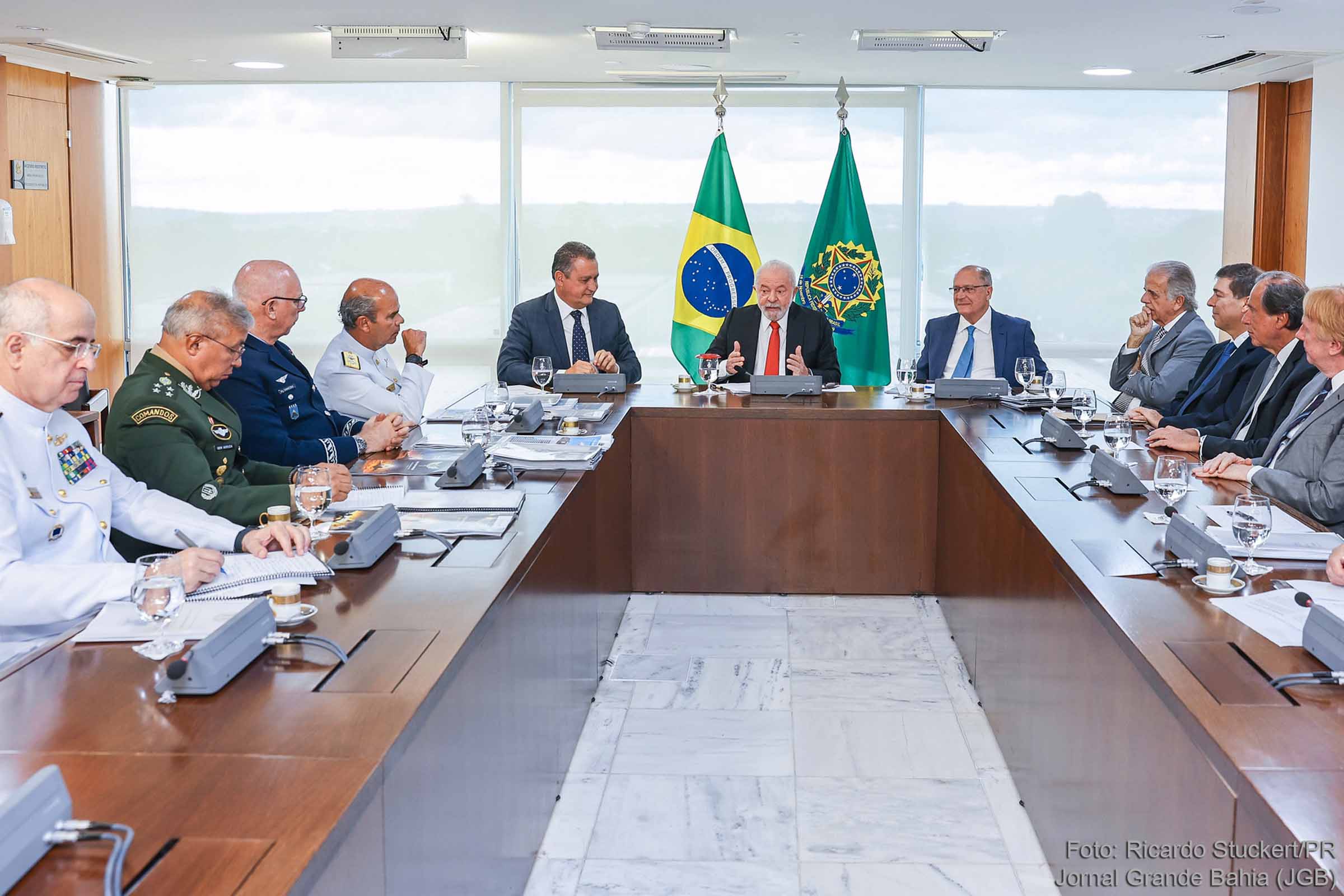 Presidente Lula muda comando do Exército Brasileiro.