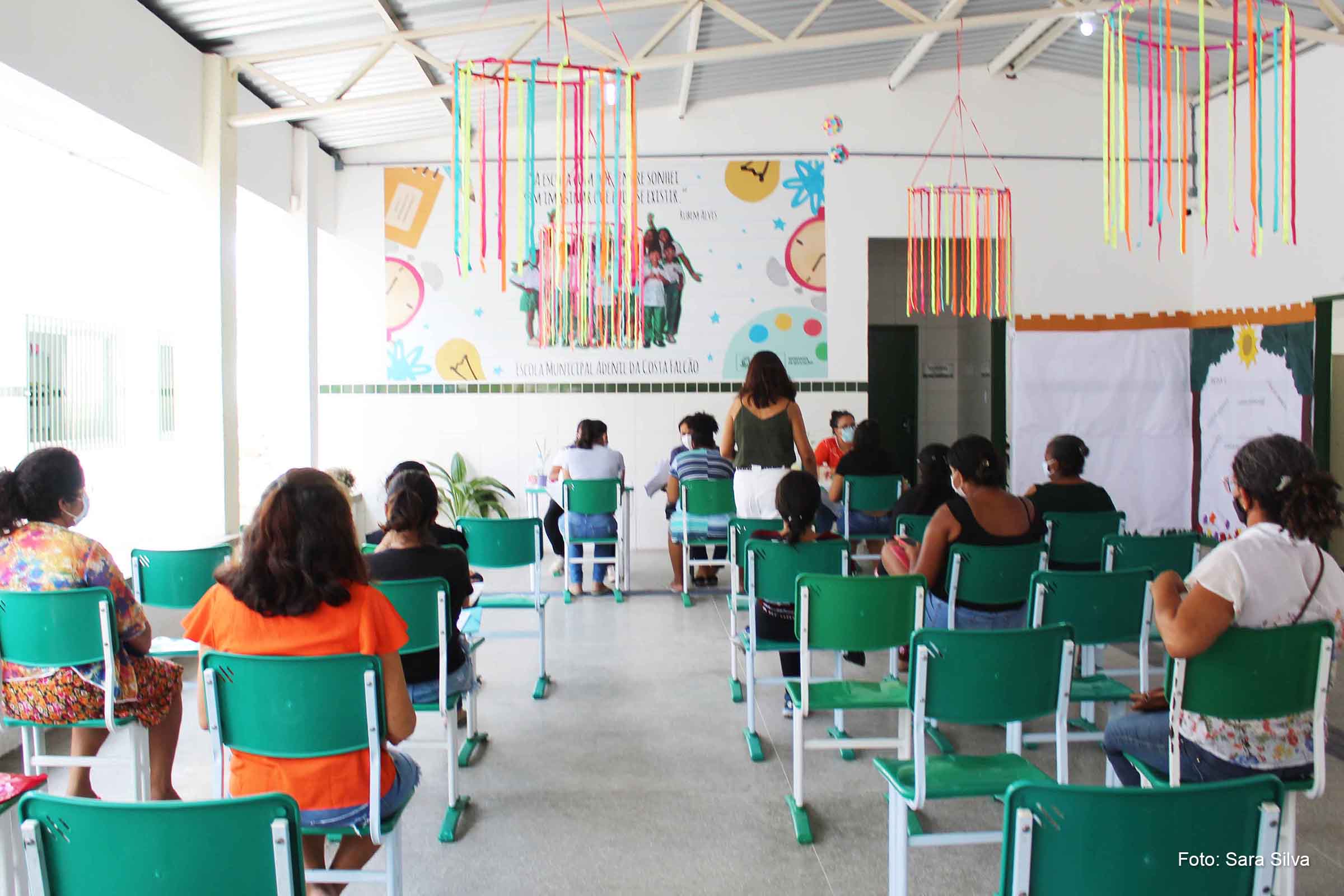 Para fazer a matrícula, o estudante, pai, mãe ou responsável deverá comparecer à unidade de ensino pretendida e apresentar os documentos.