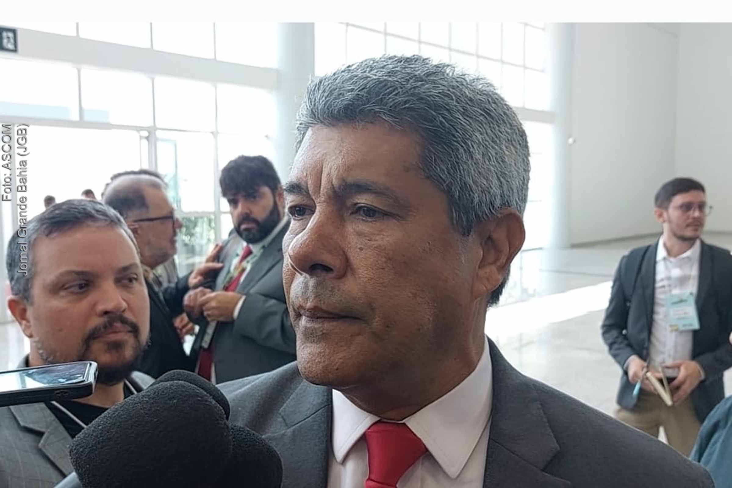 Seis secretários de Estado acompanham o governador Jerônimo Rodrigues para reunião, em Brasília, com presidente Lula.