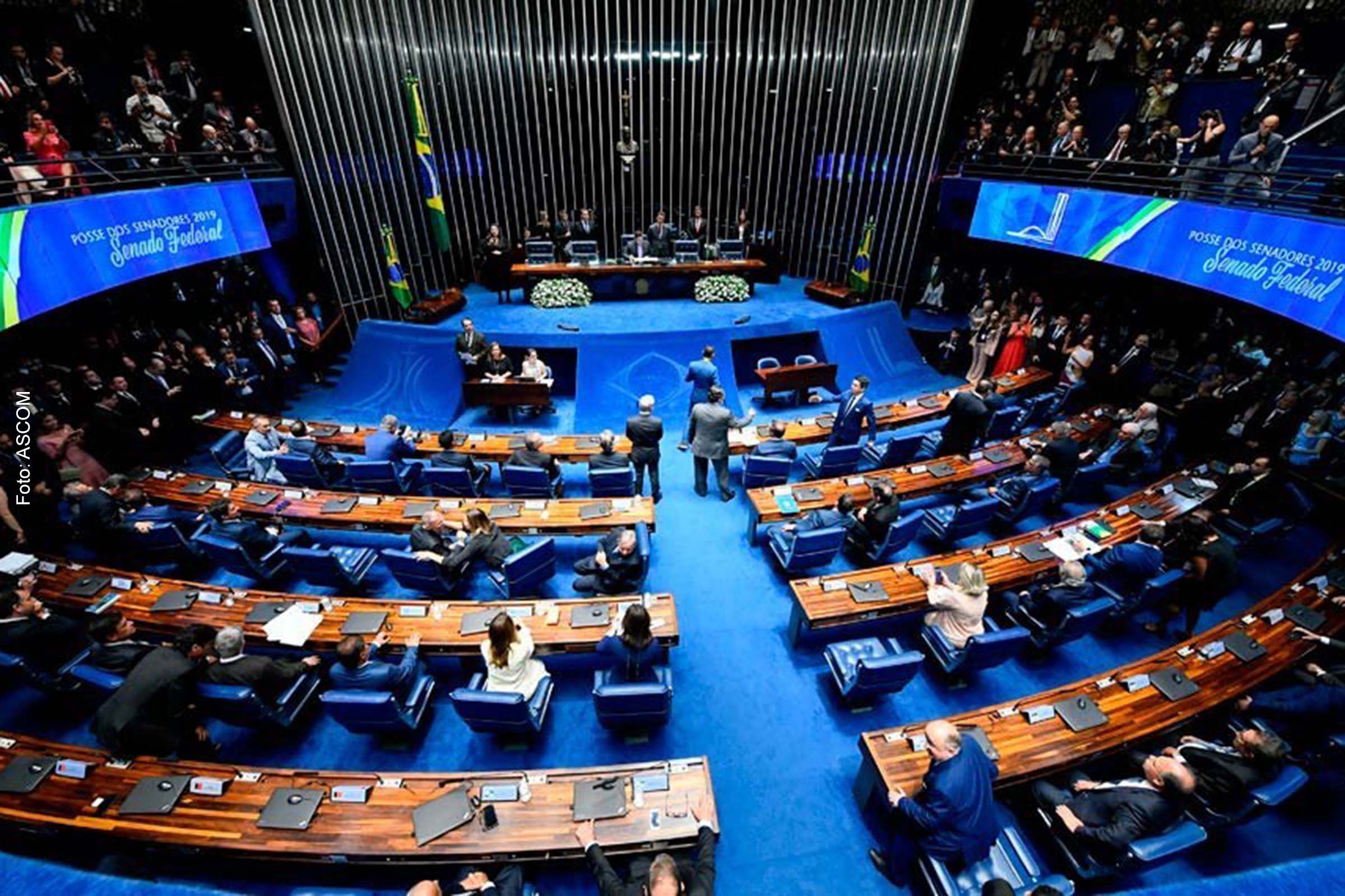 A primeira sessão preparatória, para a posse dos senadores eleitos em outubro, começa no dia 1º de fevereiro.