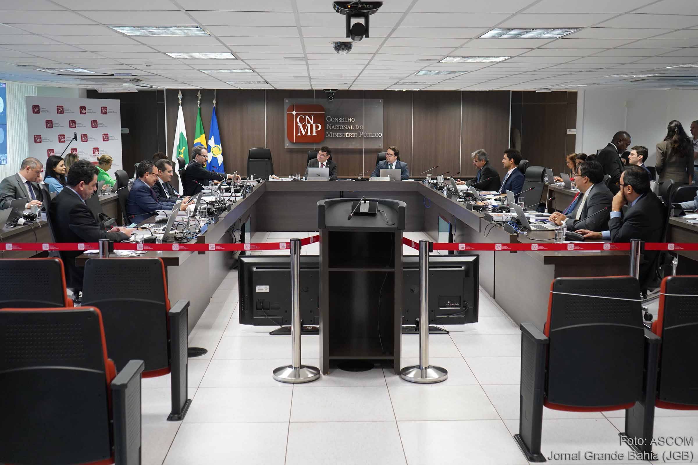 Estado Disfuncional: Pagamento de R$ 200 mil à membros do CNMP revela descaso com recurso público promovido por órgão que deveria primar pela ética