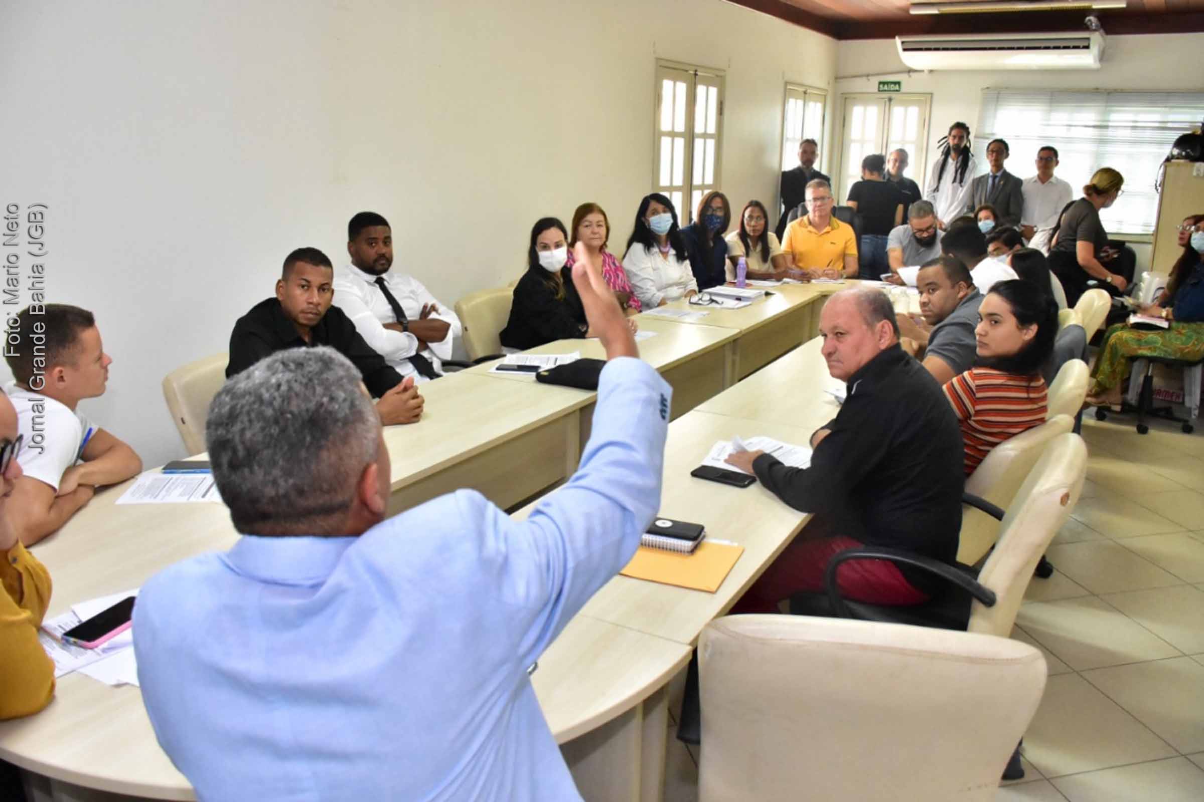 Governo Colbert Martins explica aspectos técnicos da Lei Orçamentária 2023 aos vereadores de Feira de Santana