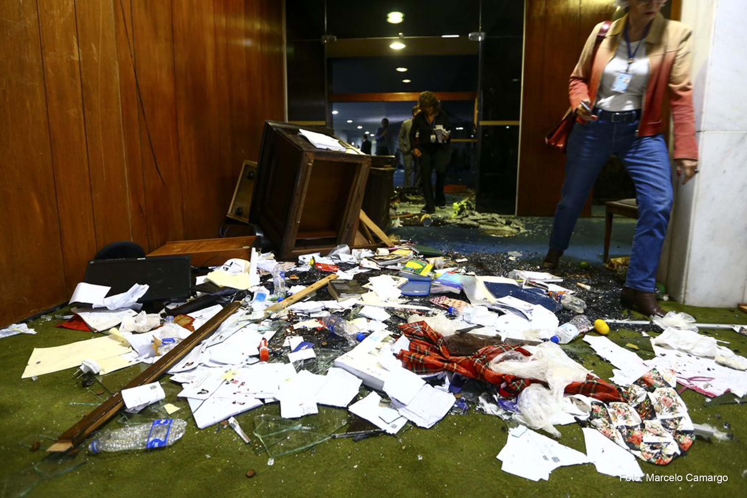 Os ataques às instituições feitos durante o governo Bolsonaro deixaram, segundo o documento, o regime democrático brasileiro em uma situação crítica.
