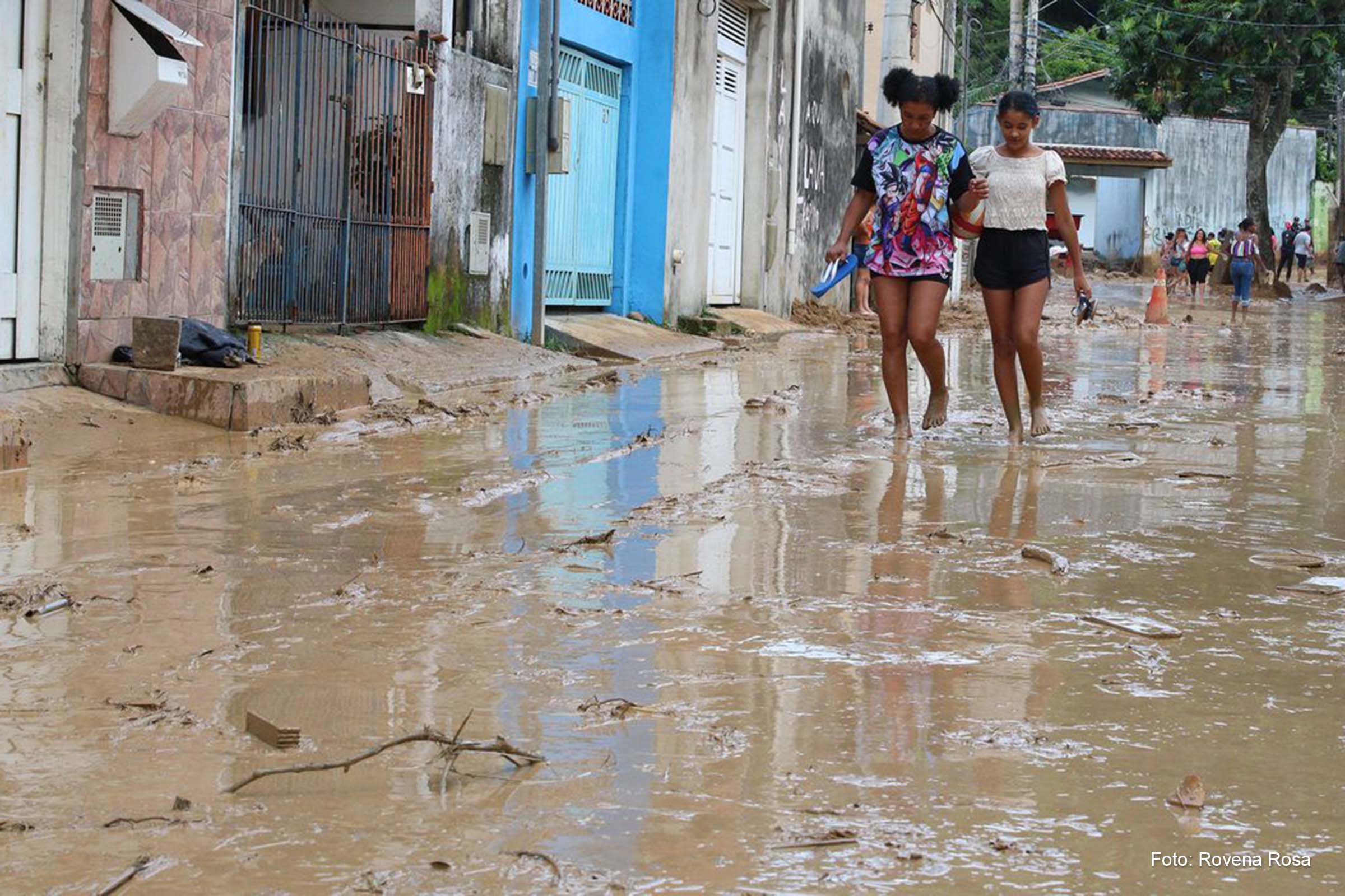 Governo de São Paulo confirma 44 mortes por causa das chuvas; Litoral paulista teve maior volume de chuva registrado no Brasil