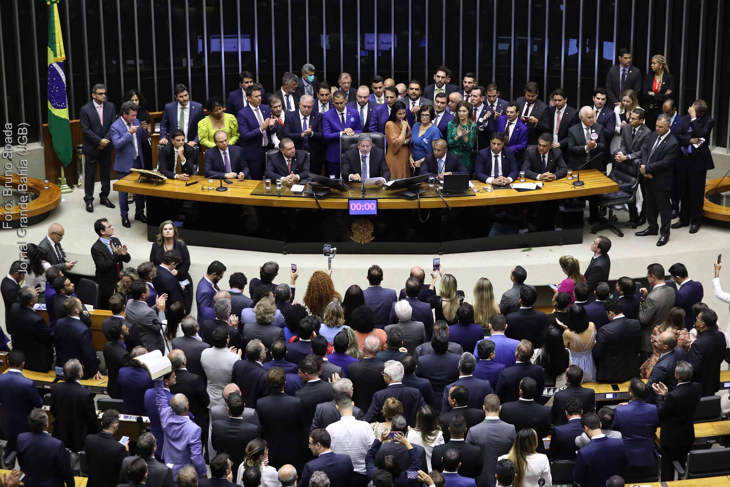 O deputado Arthur Lira foi apoiado por um único bloco parlamentar reunindo 20 partidos.