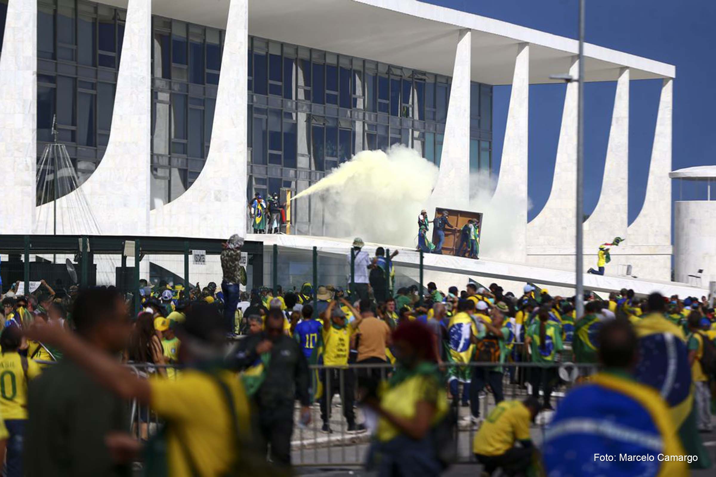 Dos denunciados, 137 foram presos em flagrante dentro do Palácio do Planalto e duas pessoas foram presas na Praça dos Três Poderes.