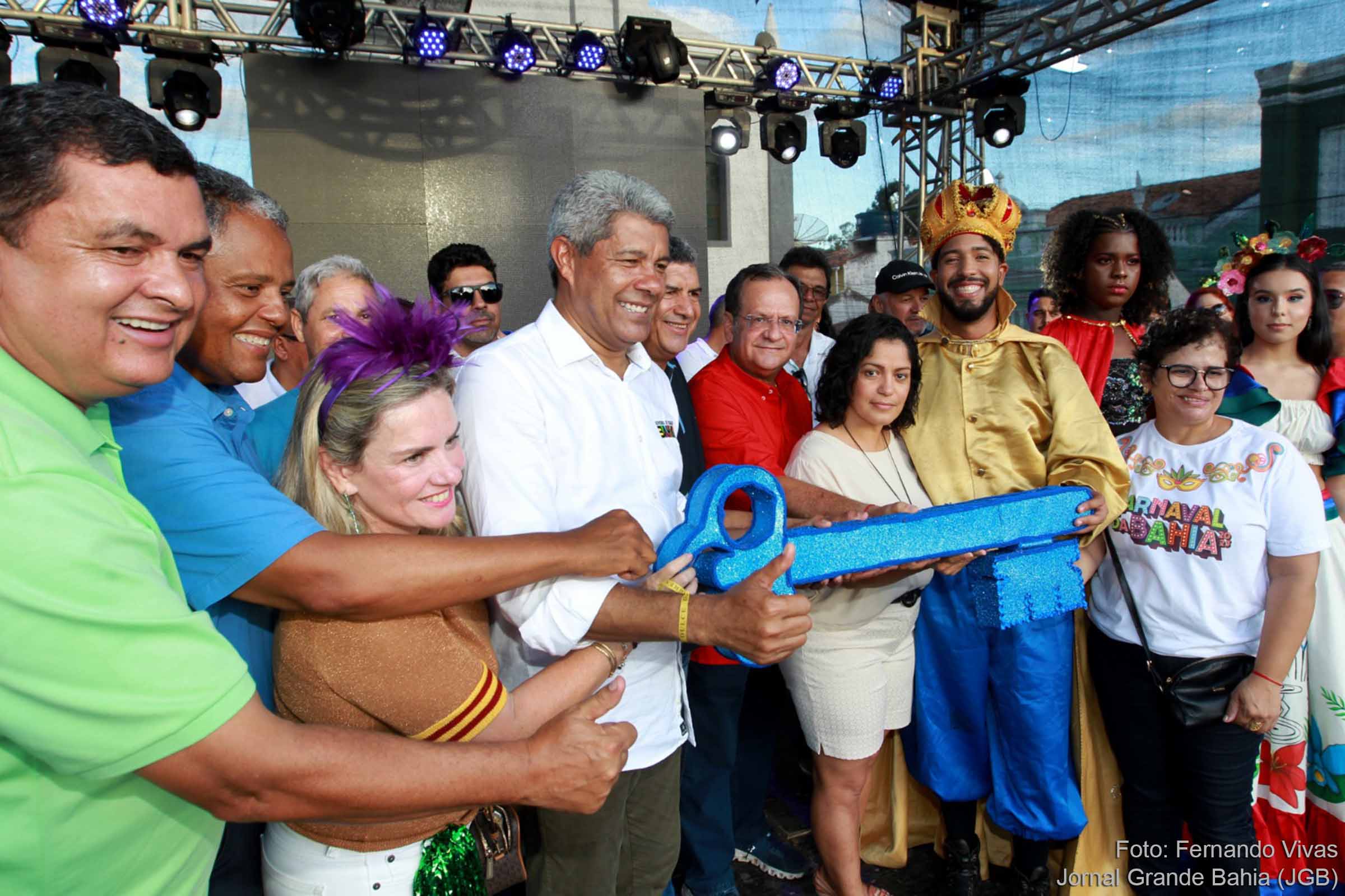 Com participação em Palmeiras, Governador Jerônimo Rodrigues prestigia Carnaval do interior da Bahia.