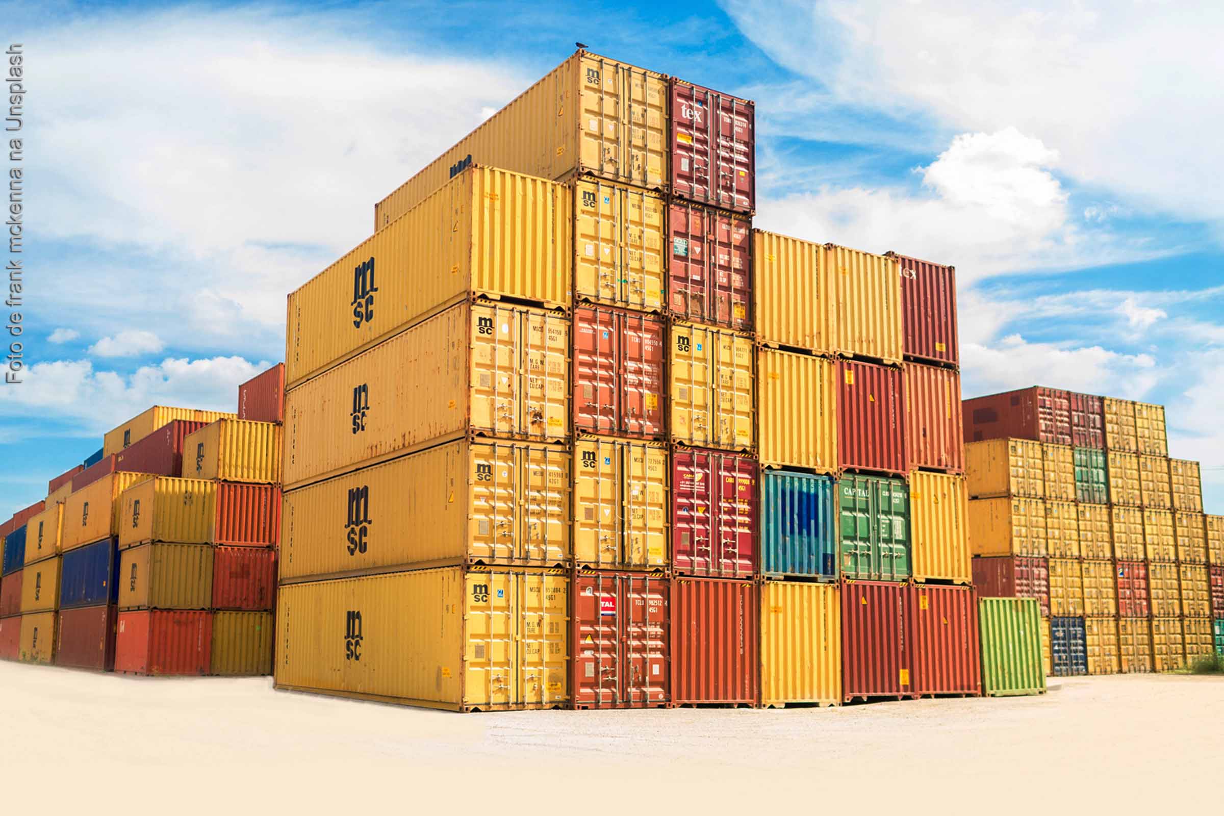 Lixo de Portugal que tem como destino Brasil é apreendido no Porto de Suape, em Pernambuco