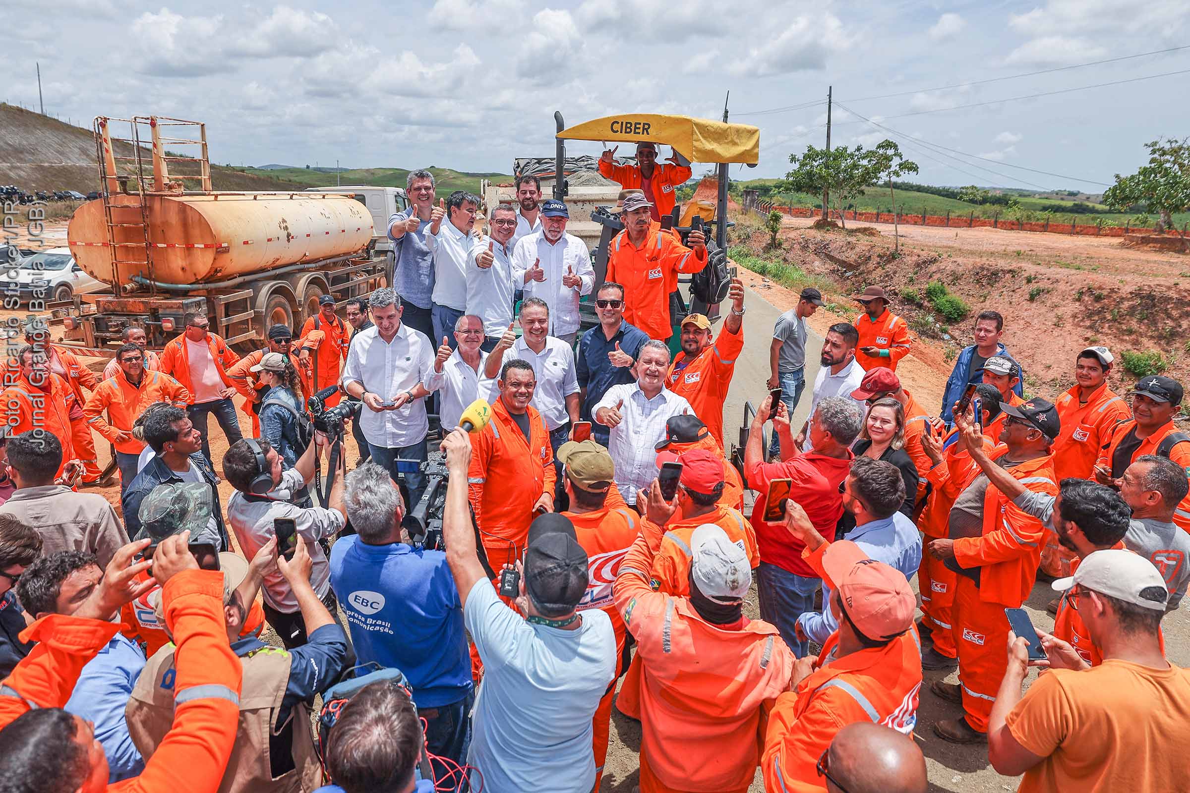 Em Maruim, presidente Lula oficializa reinício das intervenções e anuncia investimentos induzidos pelo Estado para girar a economia e criar empregos.