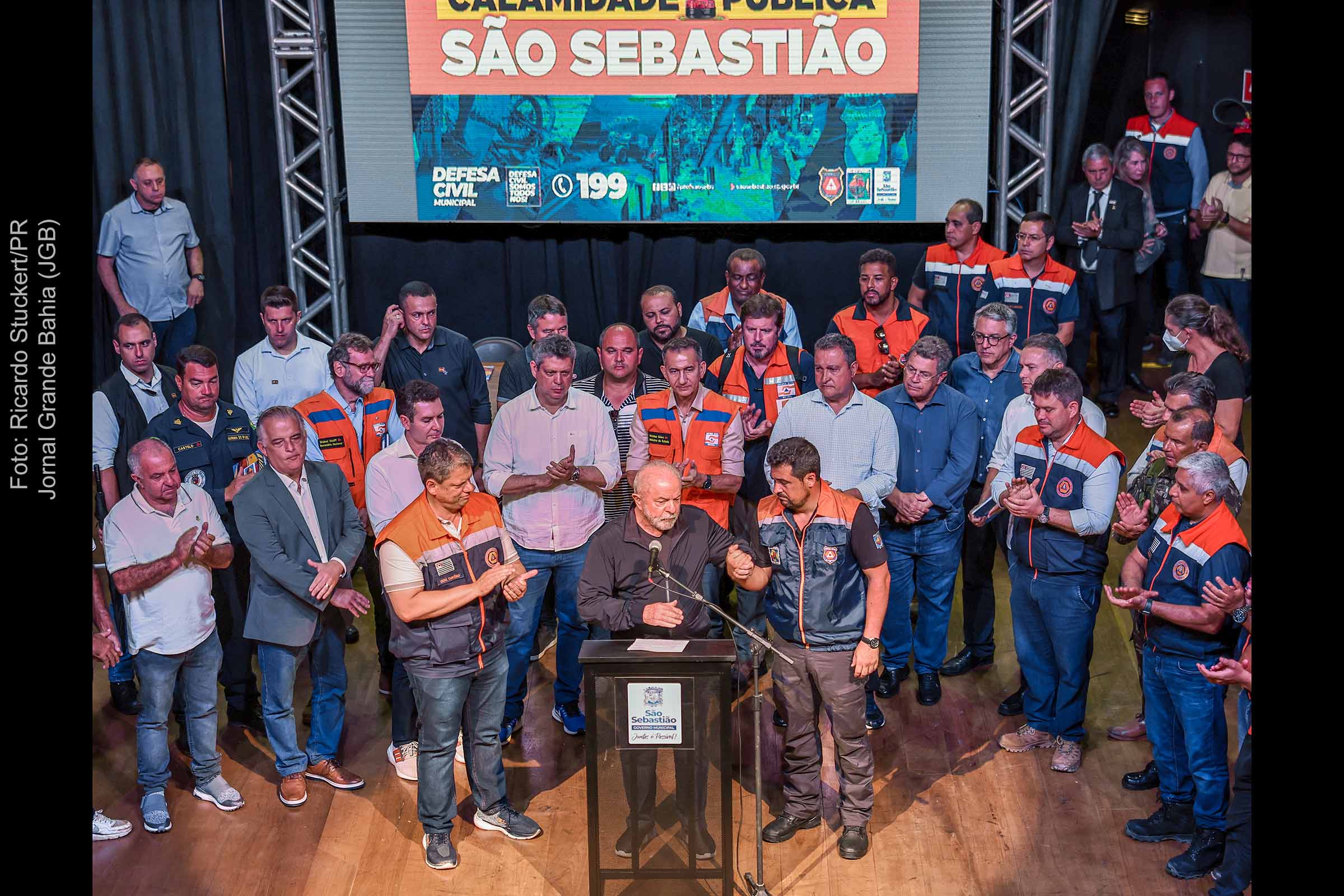 Presidente Lula determina integração das ações do Governo Federal com São Paulo para atender região atingida por chuvas; Anúncio ocorreu em São Sebastião