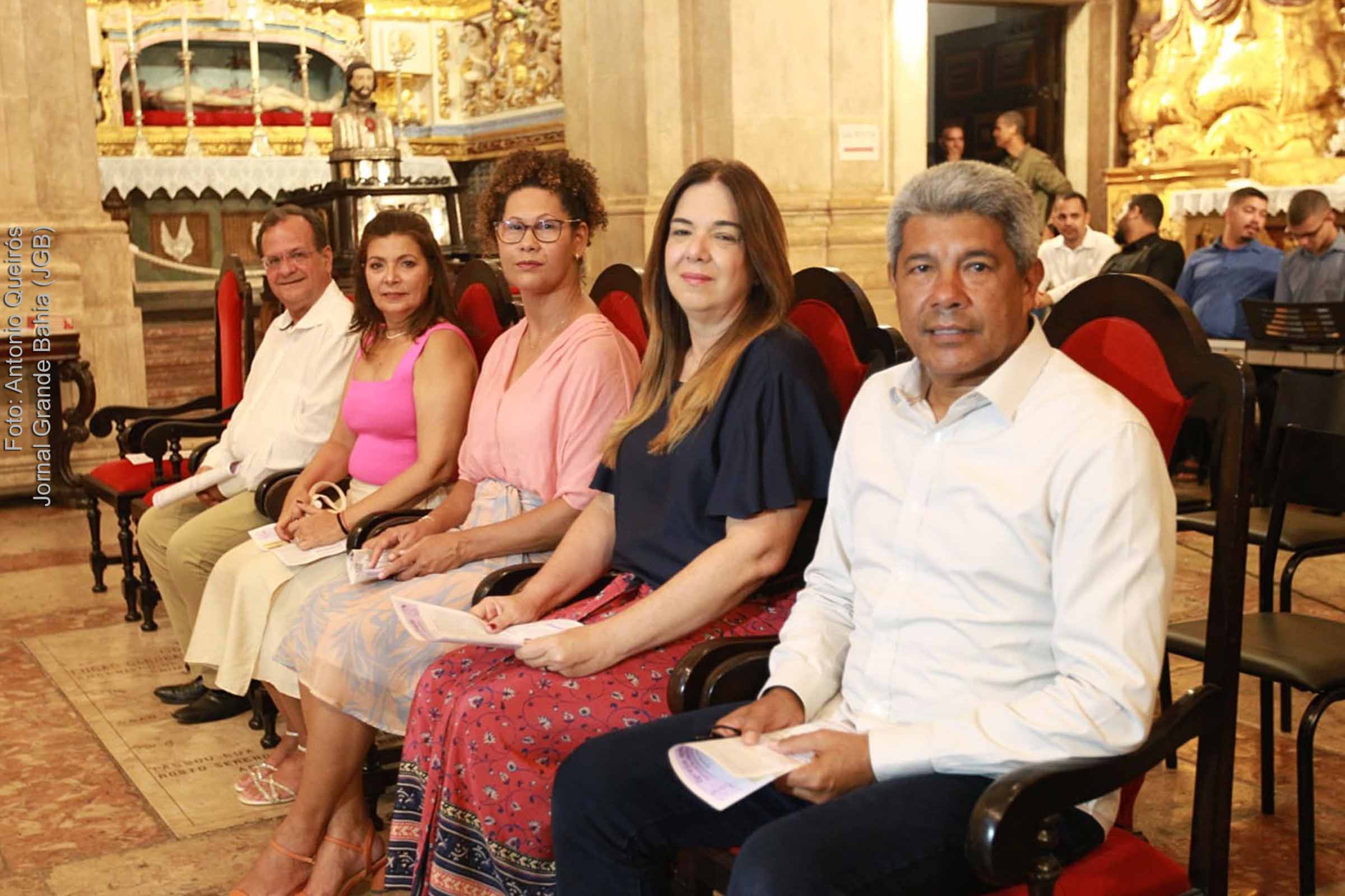 Governador Jerônimo Rodrigues, a primeira-dama Tatiana Velloso e membros do governo da Bahia participam do lançamento da Campanha da Fraternidade 2023 com o tema 'Fraternidade e Fome', realizado na Catedral Basílica de Salvador.