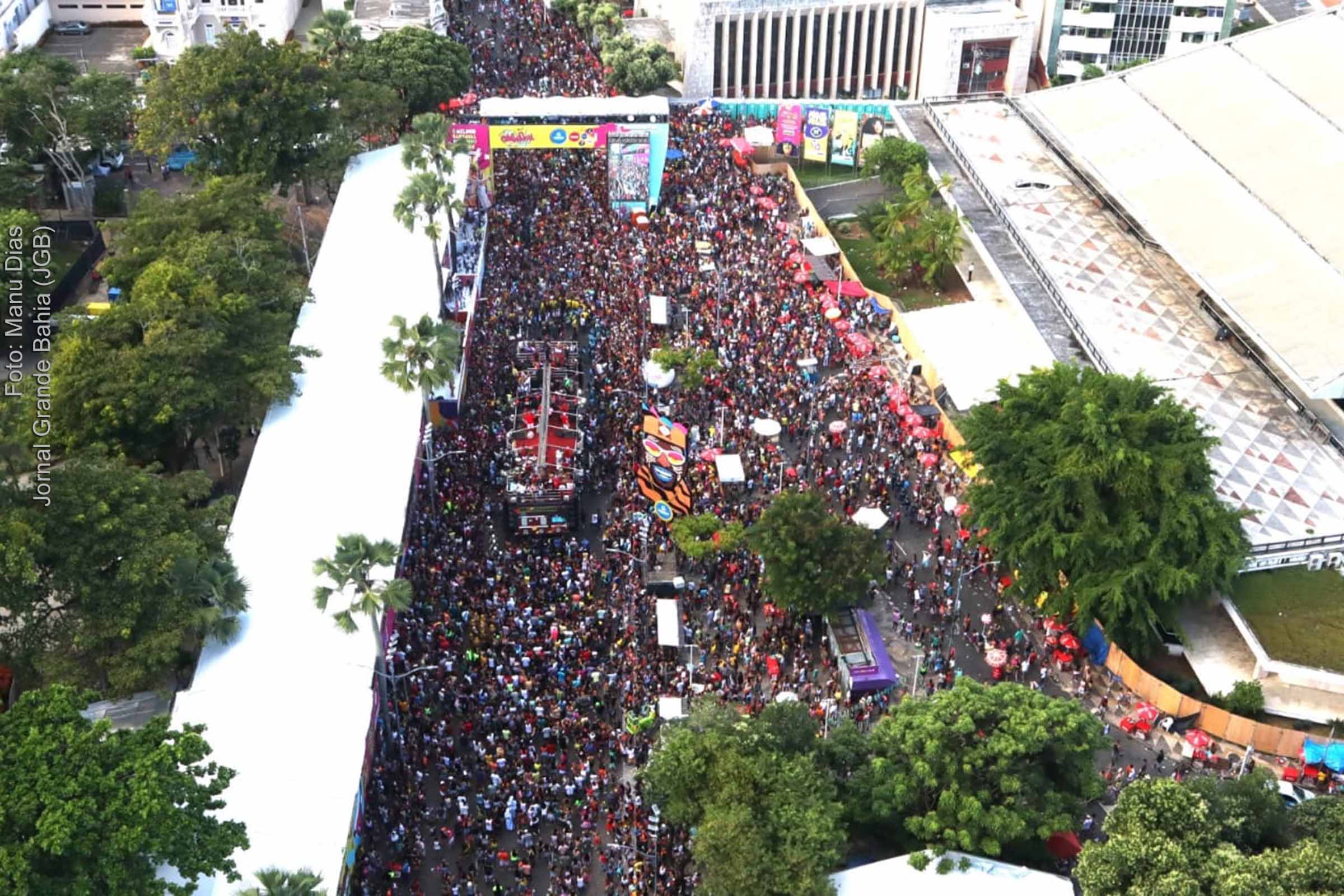 Uma das atrações mais aguardadas do Carnaval 2023 de Salvador, BaianaSystem arrasta multidão