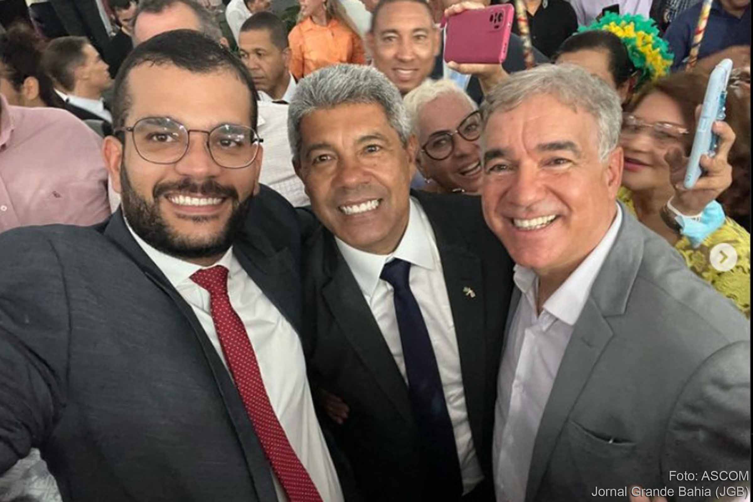 O médico Karlos Figueredo (Dr. Karlos), governador Jerônimo Rodrigues e o deputado federal José Cerqueira Neto (Zé Neto). Vitórias na Justiça Eleitoral animam o médico e político a disputar mandato de prefeito nas Eleições 2024.