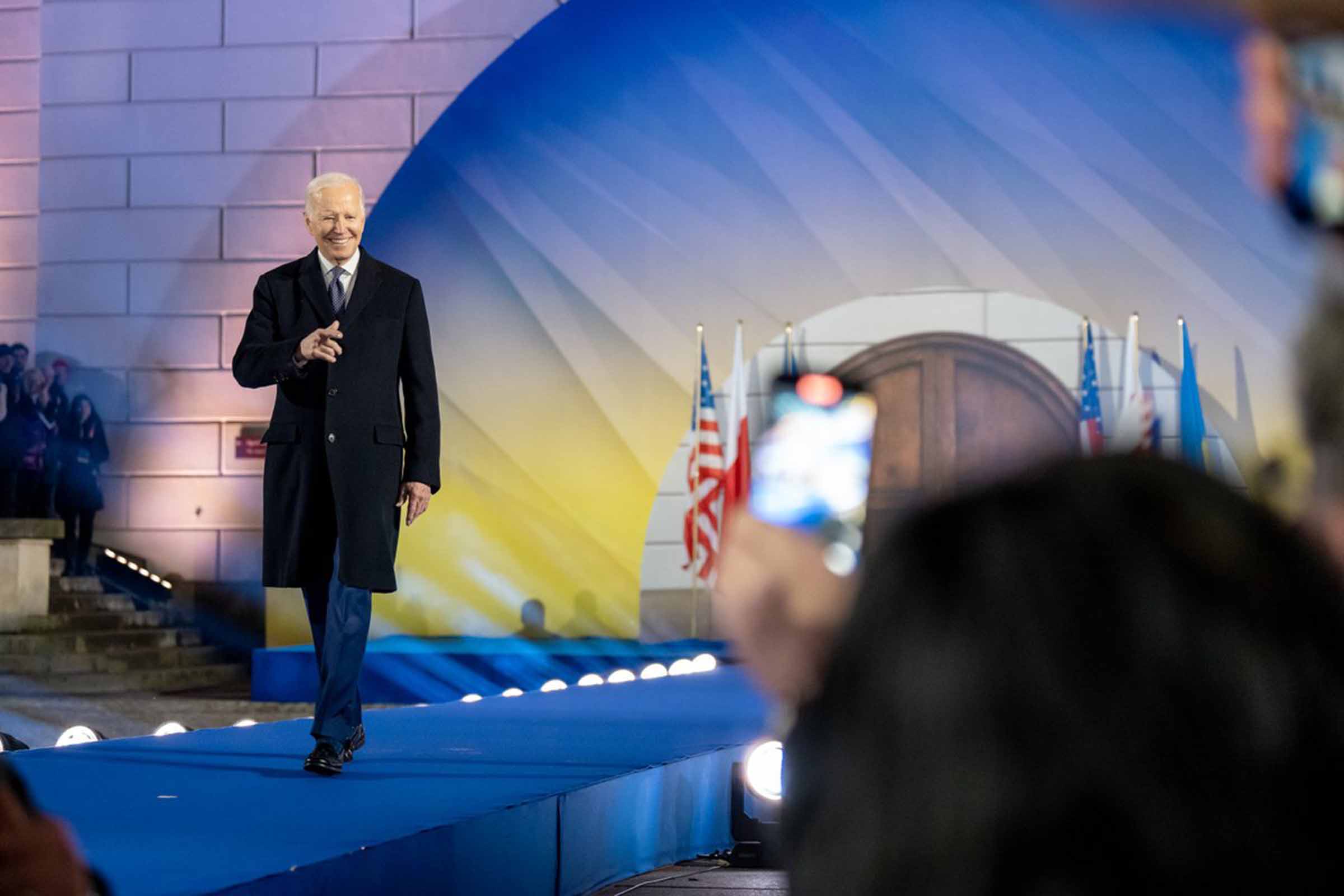 Presidente Joe Biden discursa na Polônia defendendo a guerra por procuração travada com a Rússia, através da Ucrânia. Líder dos EUA tenta provocar 3ª Guerra Mundial.
