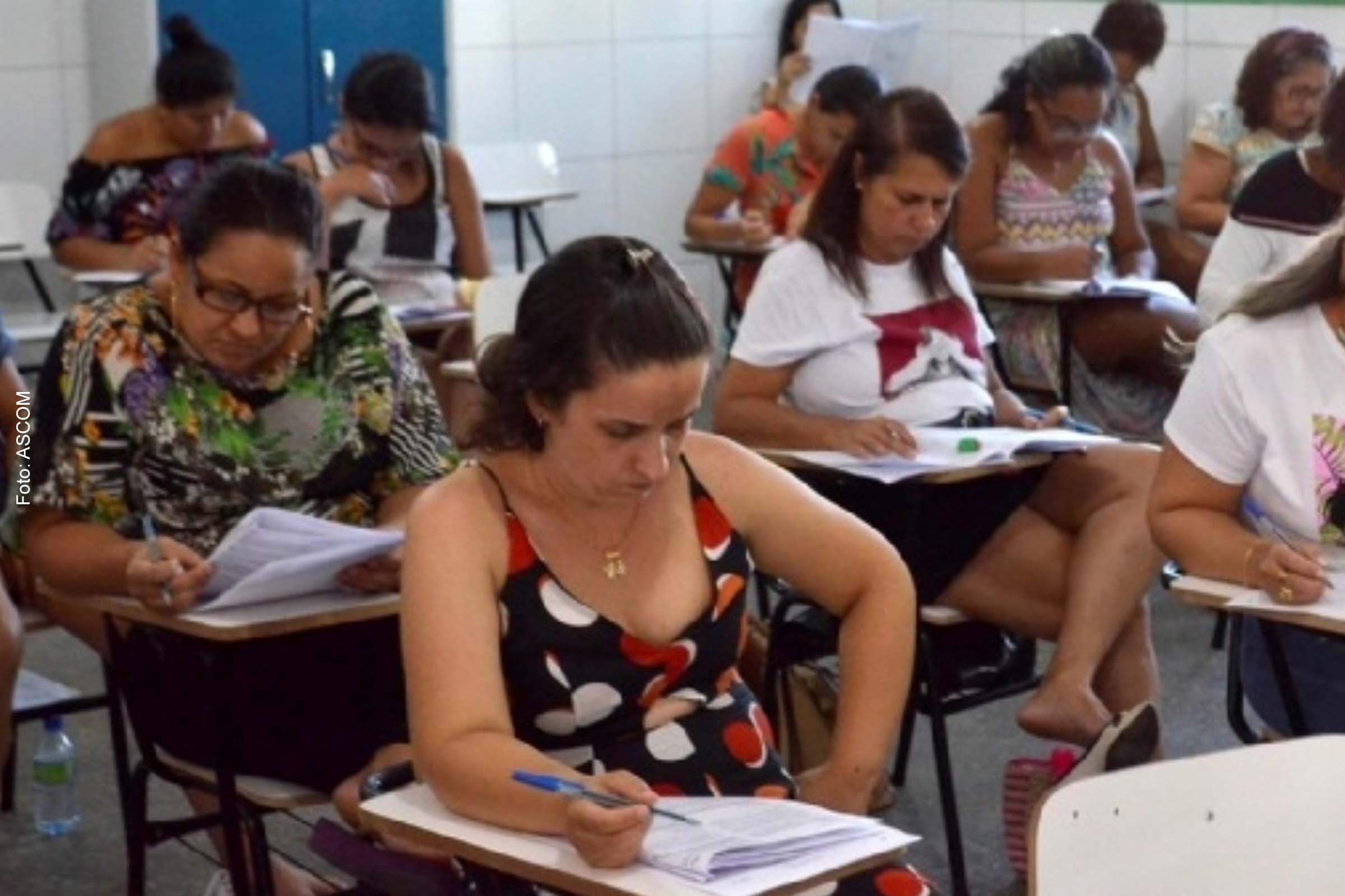 . Dos 2.400 candidatos que deveriam comparecer, apenas 1.332 estiveram presentes.