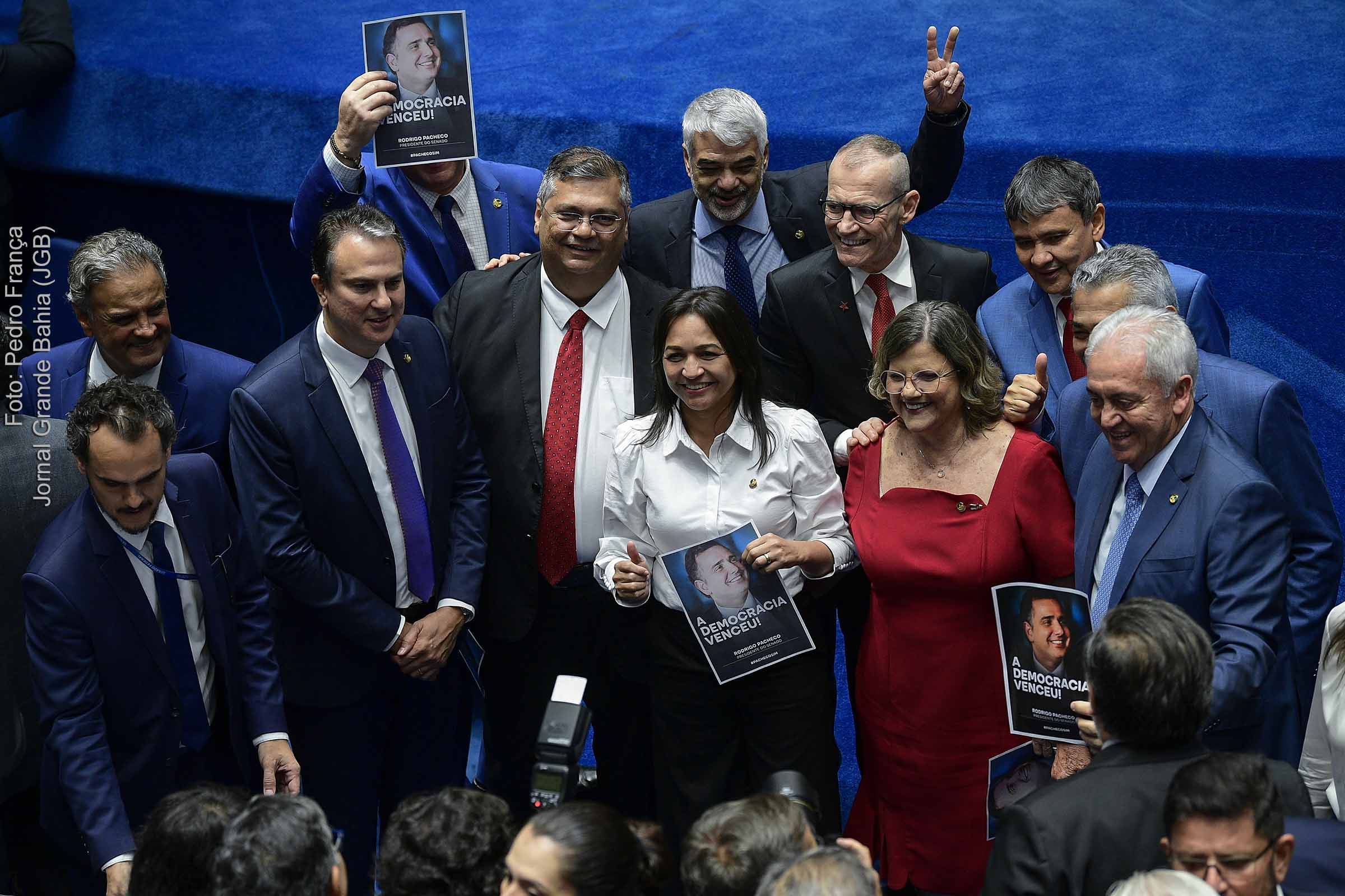 Senadores fazem campanha pela reeleição de Rodrigo Pacheco. Por 49 votos, ele foi reeleito presidente para o biênio 2023-2025.