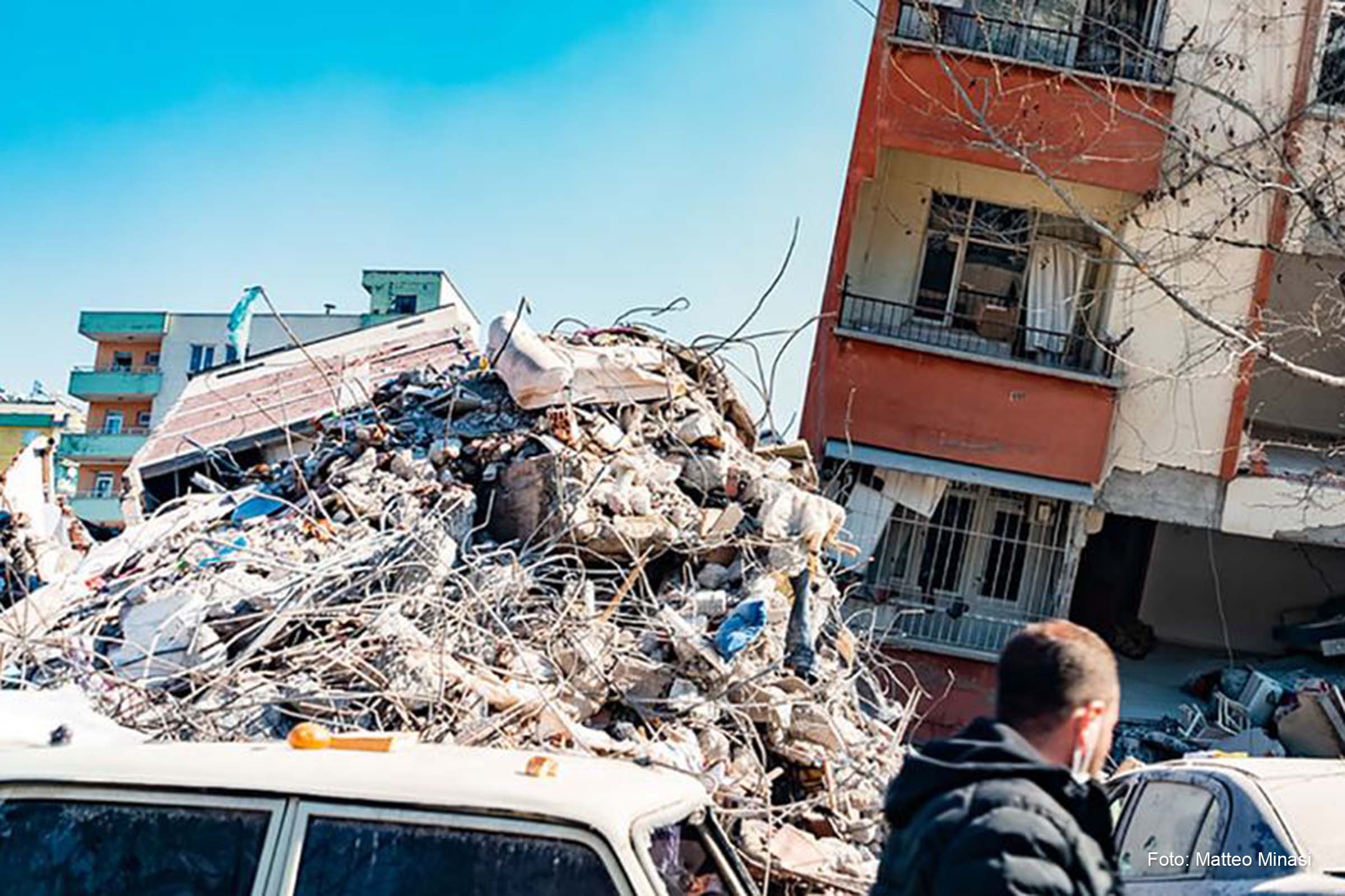 Com mais de 1,5 milhão de desabrigados, Turquia enfrenta novos tremores