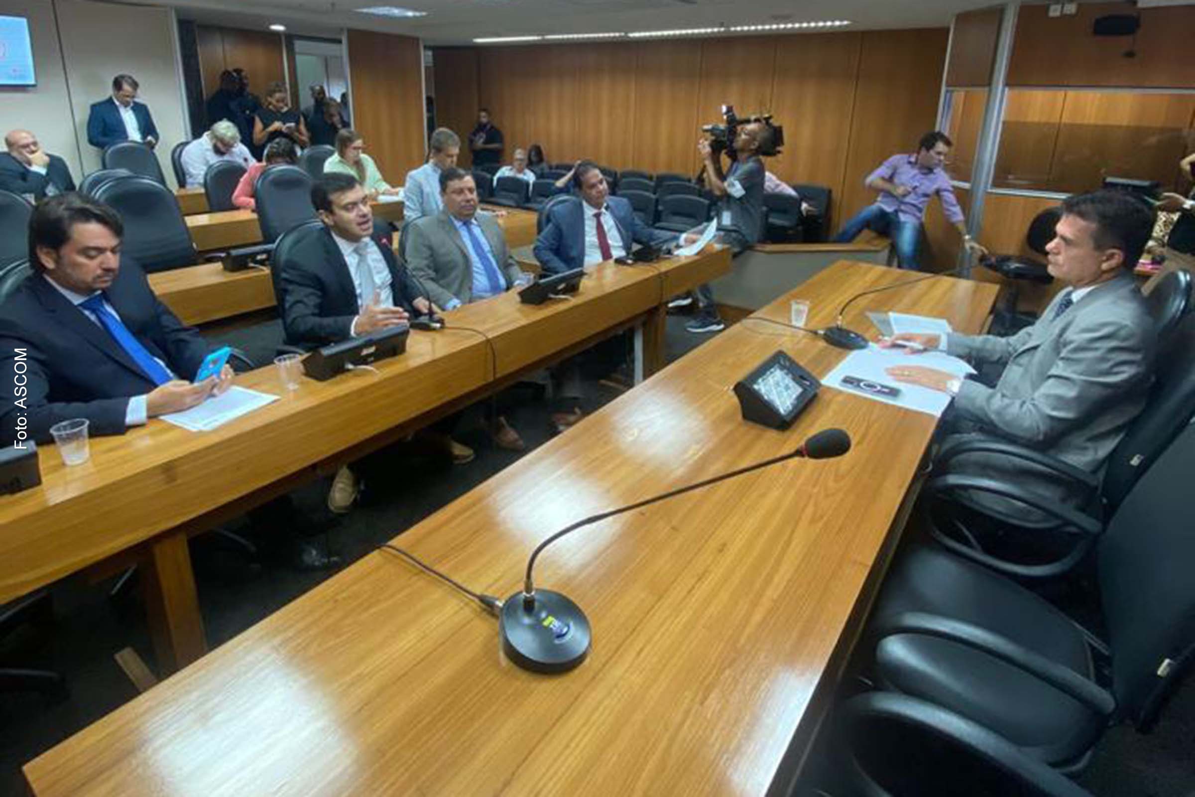 Parlamentares aprovaram o convite para os secretários estaduais de Turismo, de Desenvolvimento Econômico e de Infraestrutura apresentarem à Comissão os planos de ação e projetos das três pastas.
