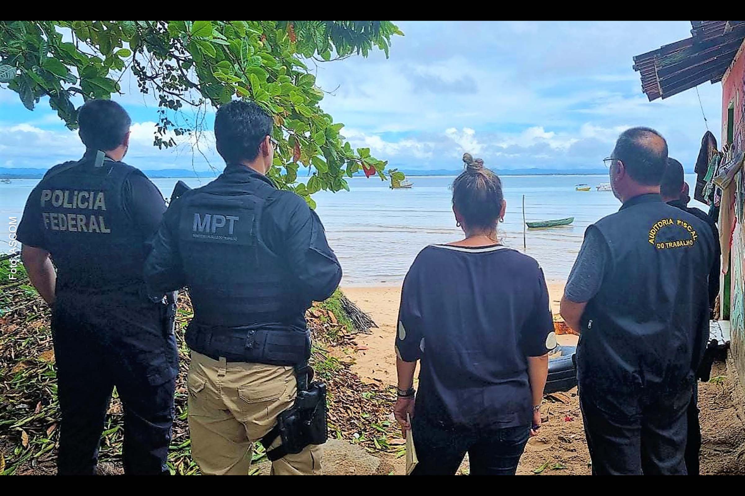 A força-tarefa resgatou os trabalhadores em uma obra na praia de Barra Grande, município de Maraú.