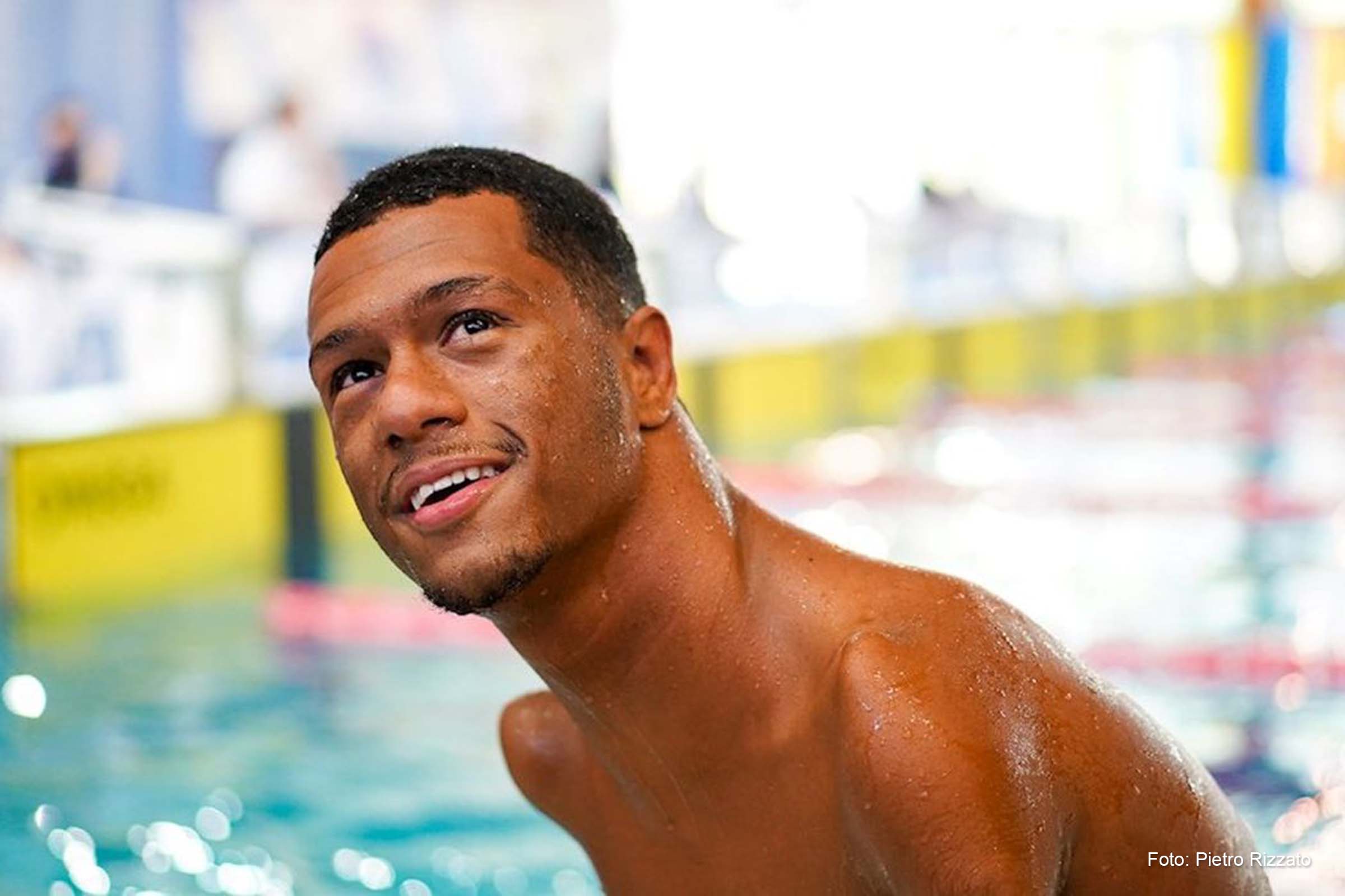 O nadador mineiro Gabriel Araújo faturou a medalha de ouro ao concluir a prova em 3min23s83.