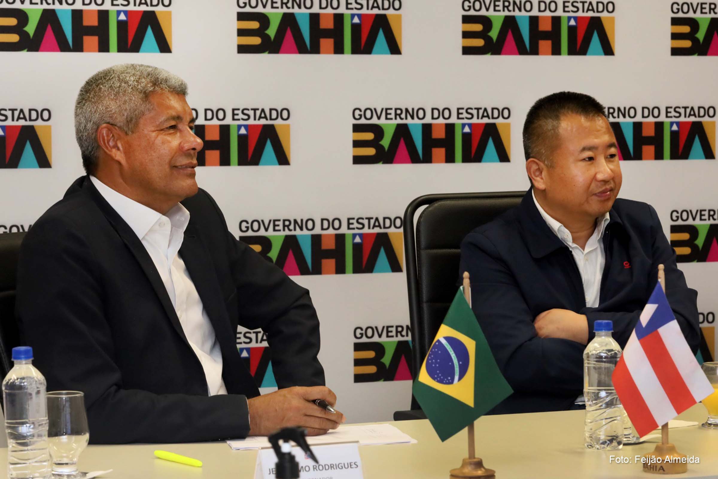 Jerônimo Rodrigues, governador da Bahia, recebeu representantes da também chinesa Sinoma Blade, empresa fabricante de pás eólicas.