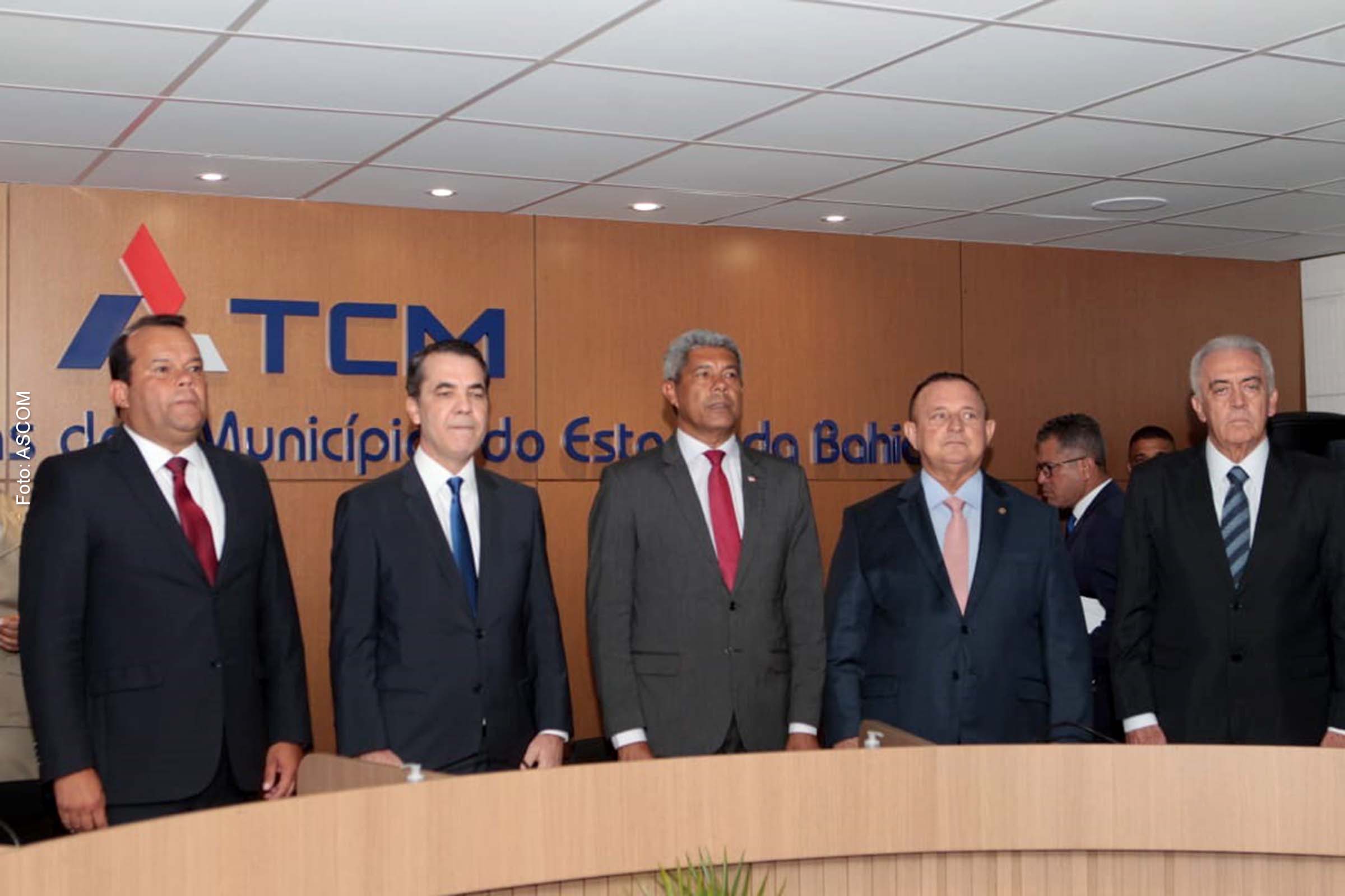 Governador Jerônimo Rodrigues durante cerimônia no Tribunal de Contas da Bahia.