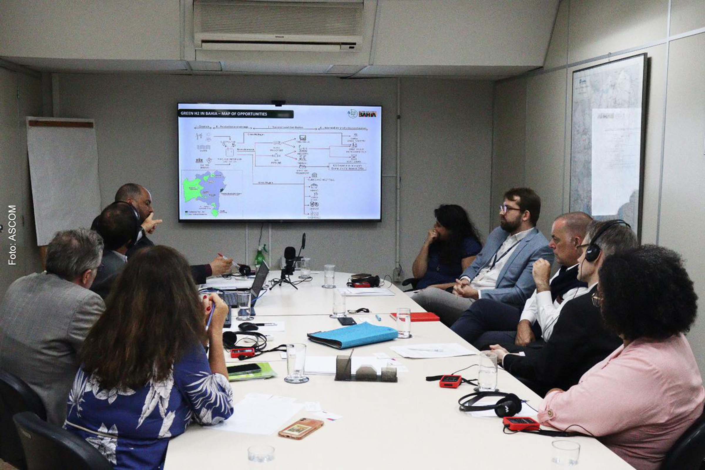 Durante o encontro, foram apresentados dados preliminares referentes ao Mapa de H₂V da Bahia, estudo elaborado em parceria com o Senai Cimatec.