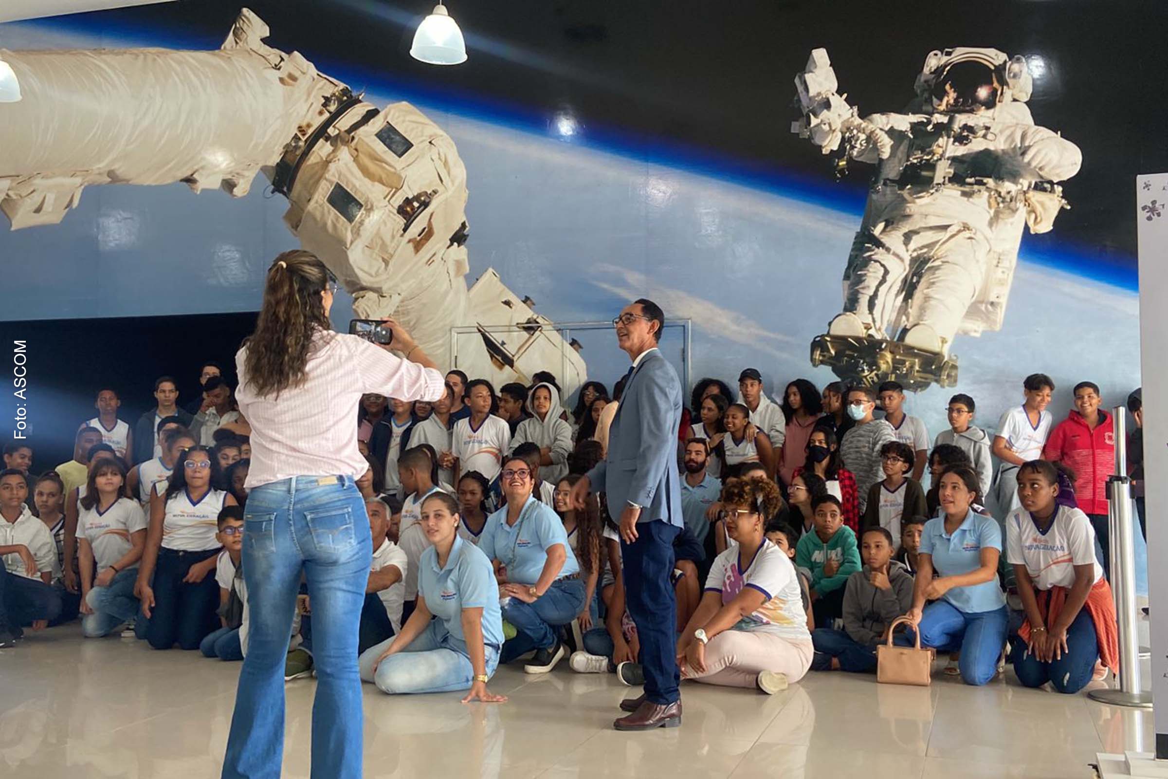 Um grupo de 93 alunos e seis professores tiveram a oportunidade de visitar o Museu e o Planetário.