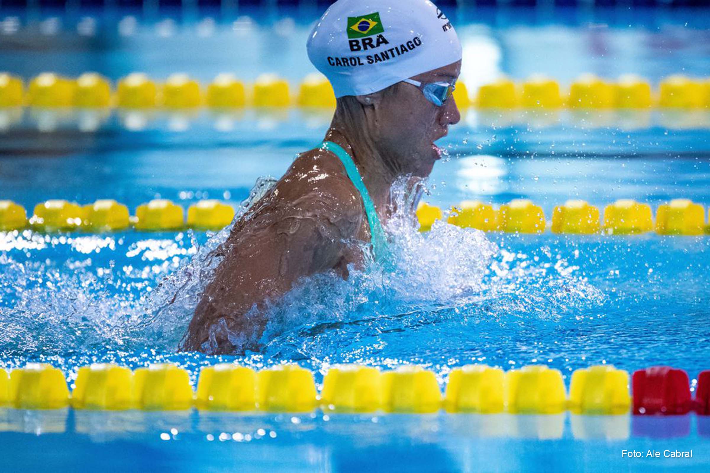 Carol Santiago, nos 50 metros livre na classe S12 (baixa visão), foi uma das vencedoras da medalha de ouro.