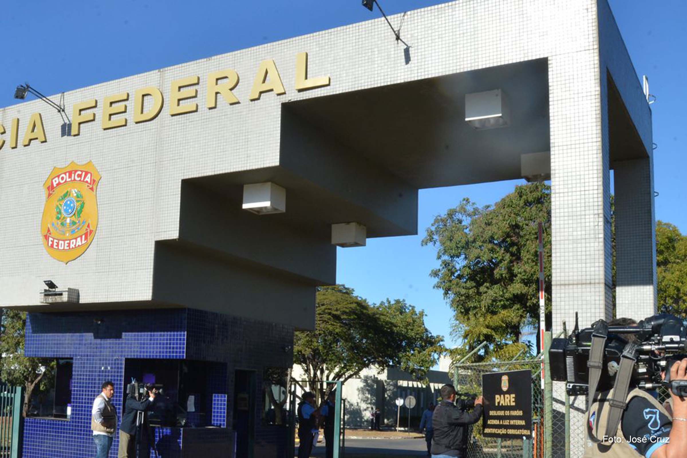 As investigações continuam em curso e a Operação Lesa Pátria é permanente, com atualizações periódicas acerca do número de mandados judiciais expedidos, pessoas capturadas e foragidas.