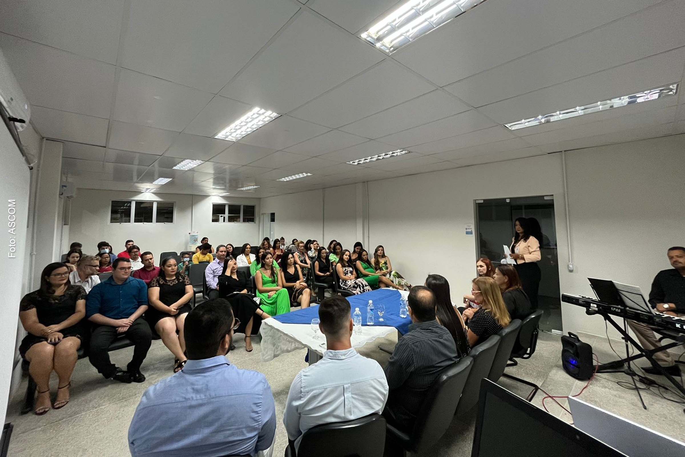 Durante a cerimônia, foram entregues os diplomas de conclusão do programa de residência multiprofissional em atenção a urgência e emergência.