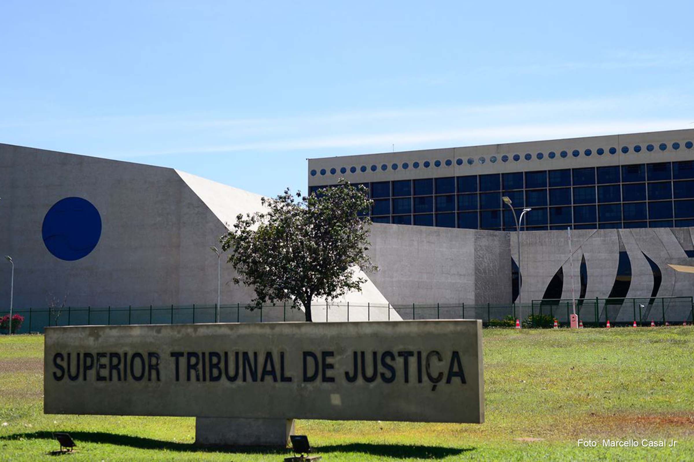 A homologação do STJ é condição para que a decisão da Justiça italiana possa ser executada no Brasil.