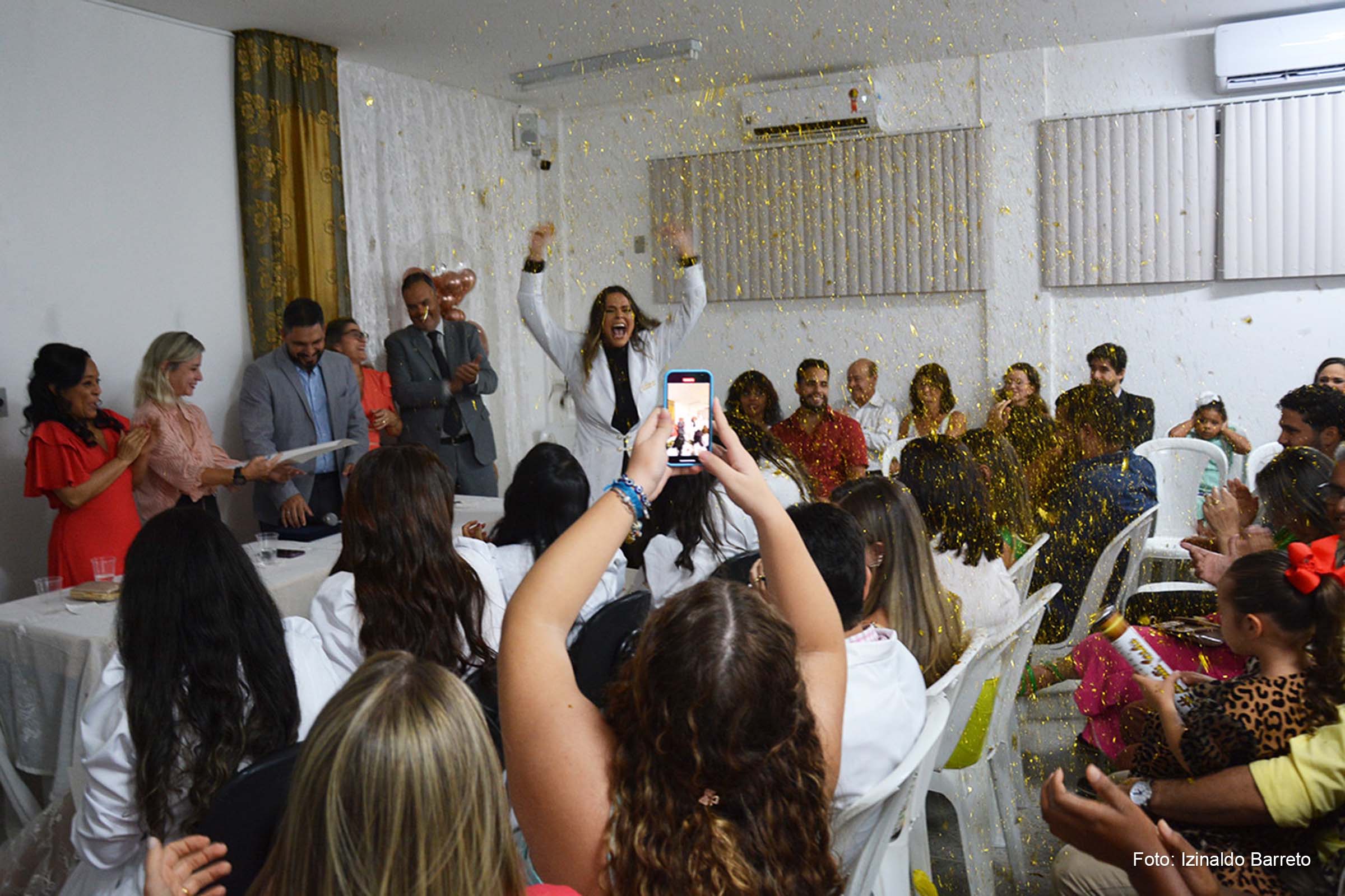A solenidade foi repleta de alegria e emoção por parte de coordenadores, preceptores e familiares dos formandos.