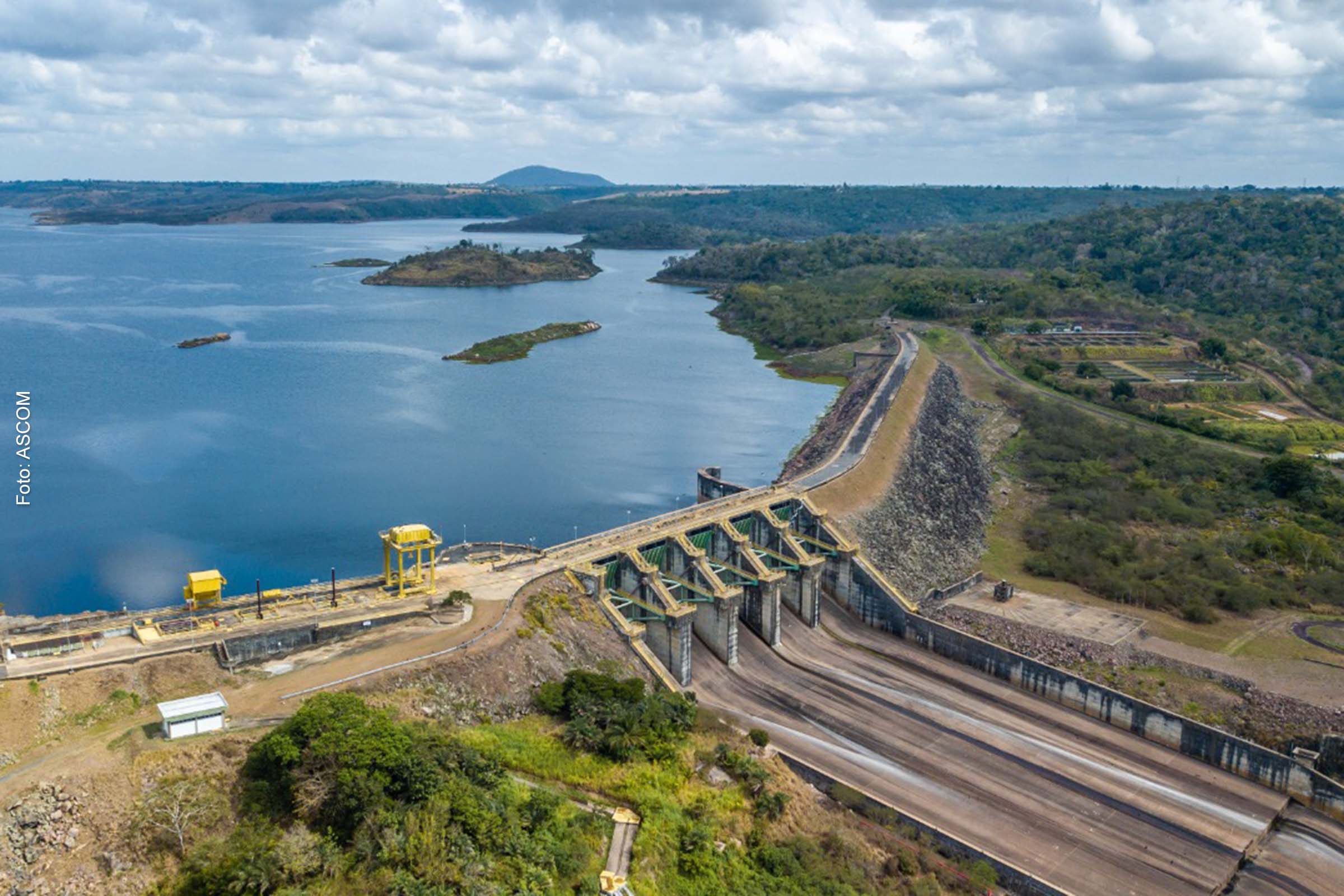 Considerado o maior rio genuinamente baiano, o Rio Paraguaçu abrange 86 municípios e se encontra com outros 150 rios ao longo do estado da Bahia.