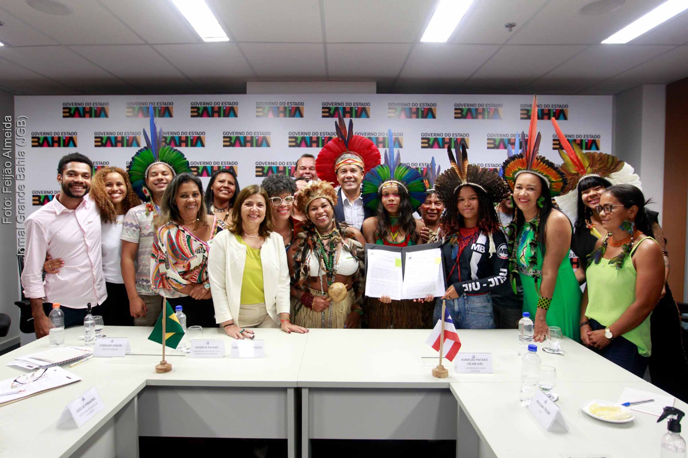 Contratação de professores indígenas é anunciada pelo governador Jerônimo Rodrigues.