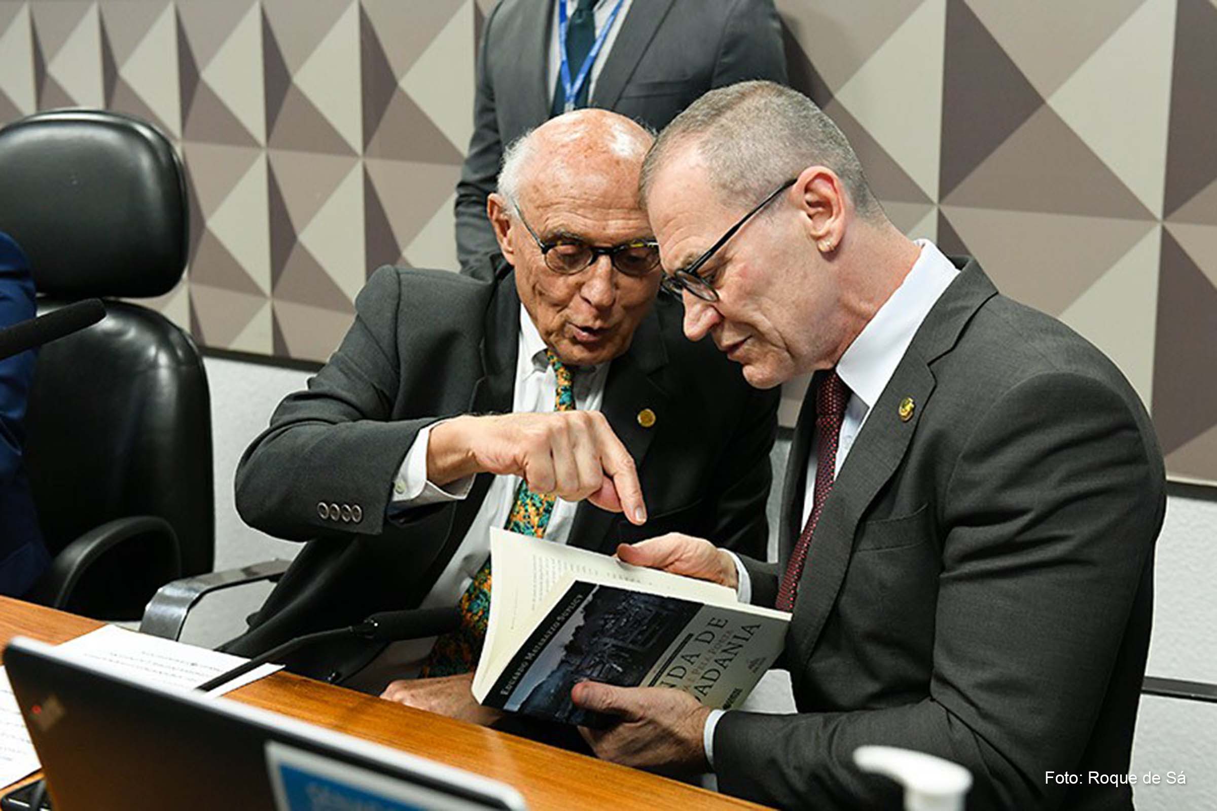 Debatedores defendem Bolsa Família como primeiro passo para Renda Básica Universal; Comissão Mista do Congresso Nacional promoveu encontro