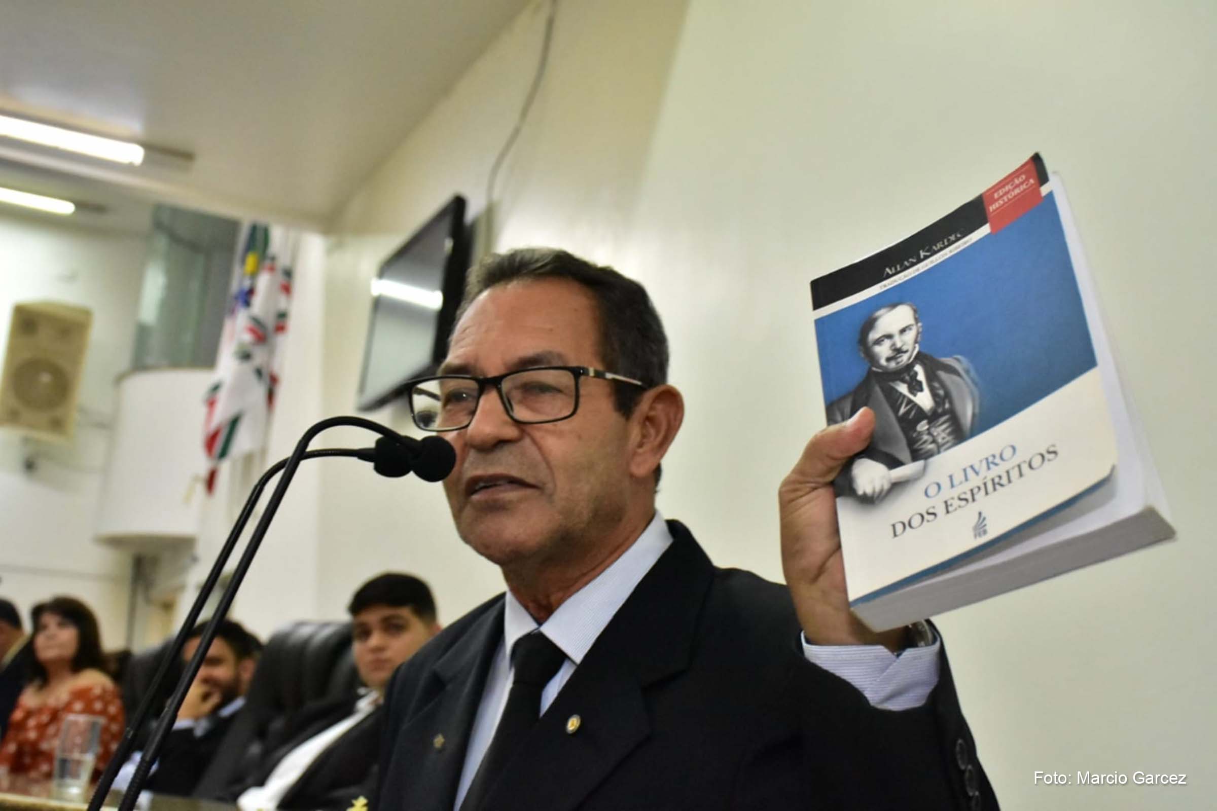 Ex-vereador Carlito Moreira lembrou ao público que o surgimento das primeiras manifestações de espíritos desencarnados aconteceram por volta de 1940.