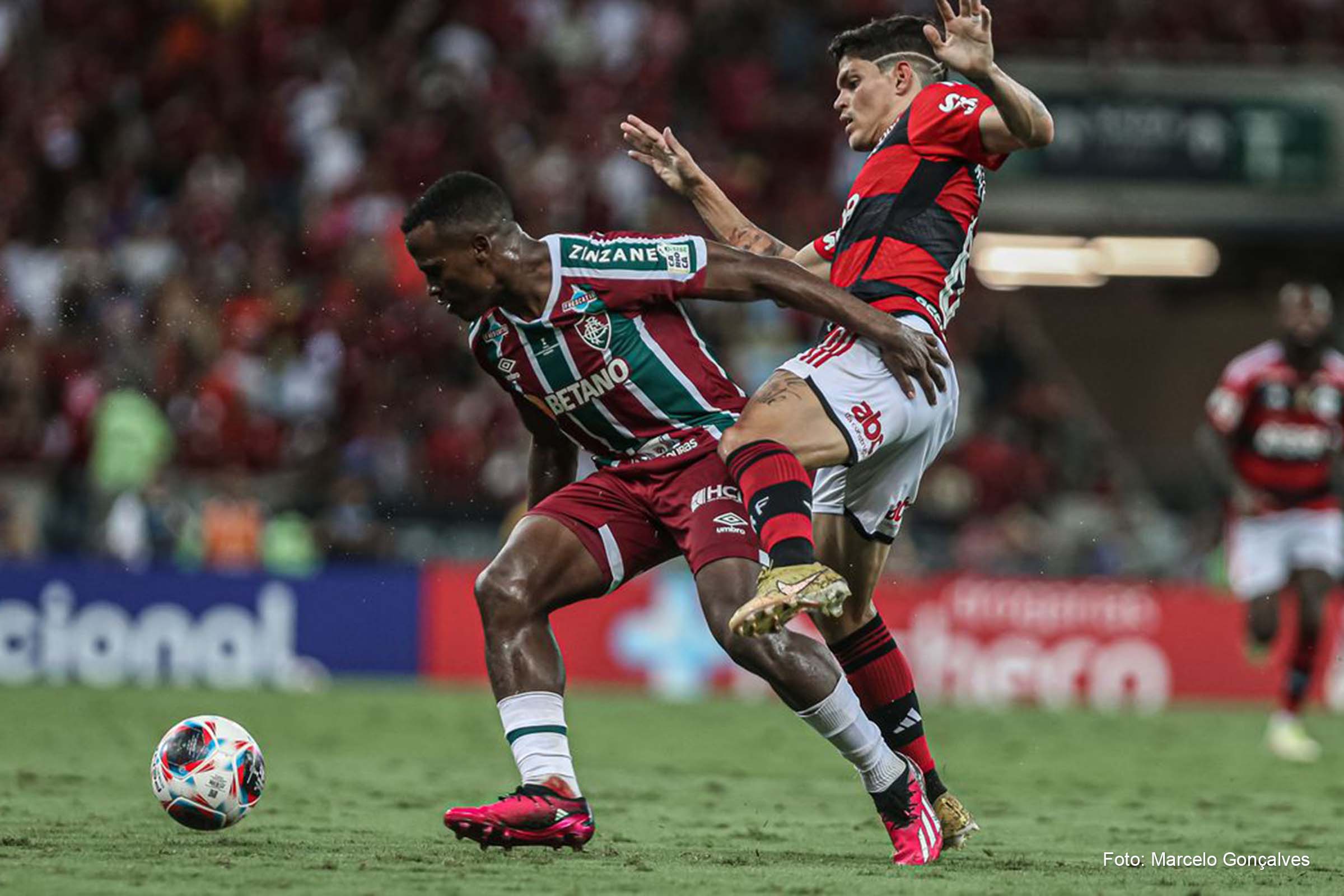 Flamengo sai na frente do Fluminense na final do Campeonato Carioca