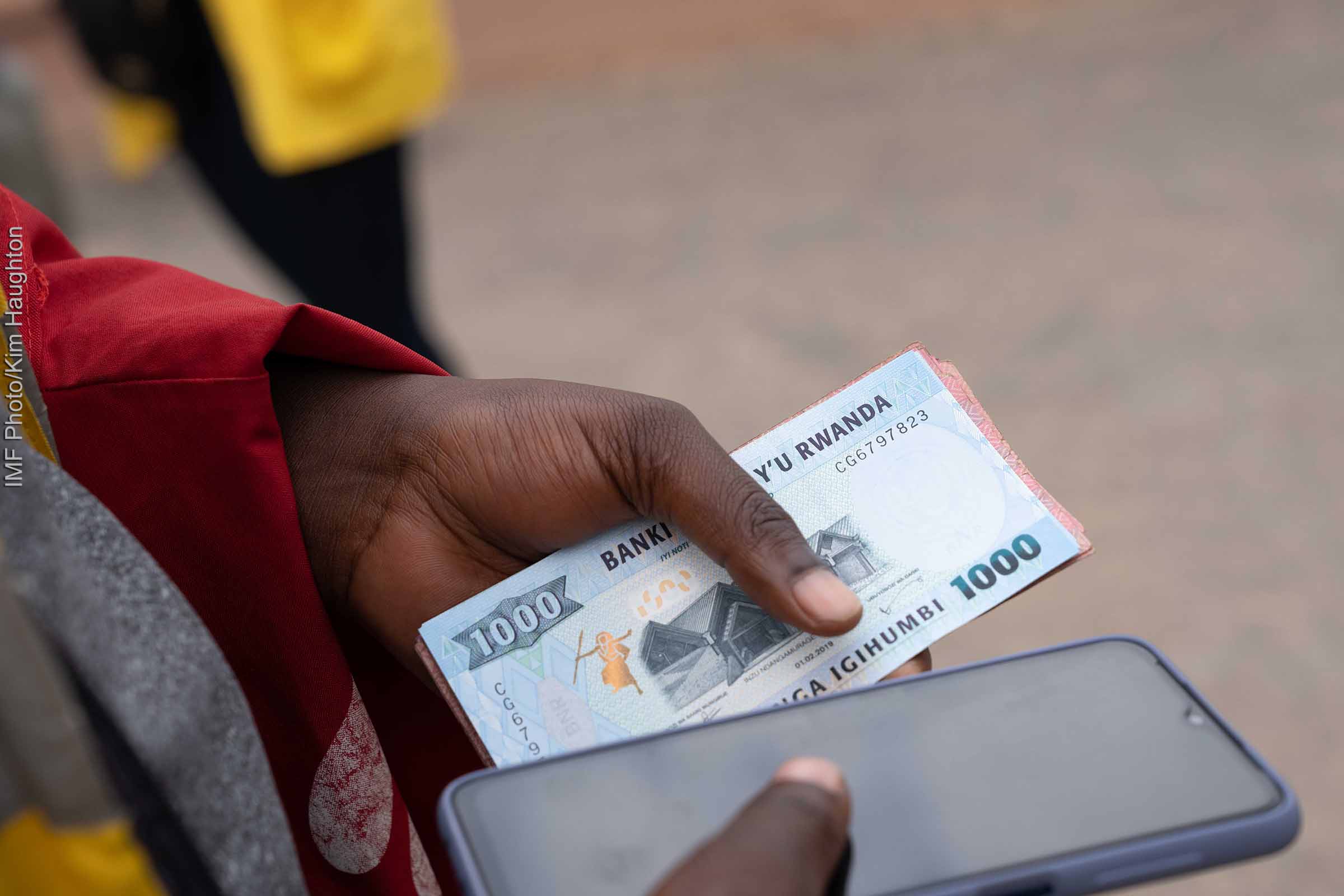 Guerra, inflação e juros altos derrubam economia mundial; Brasil cresce 0,9%, diz FMI; Brasil deve crescer 0,9% em 2023