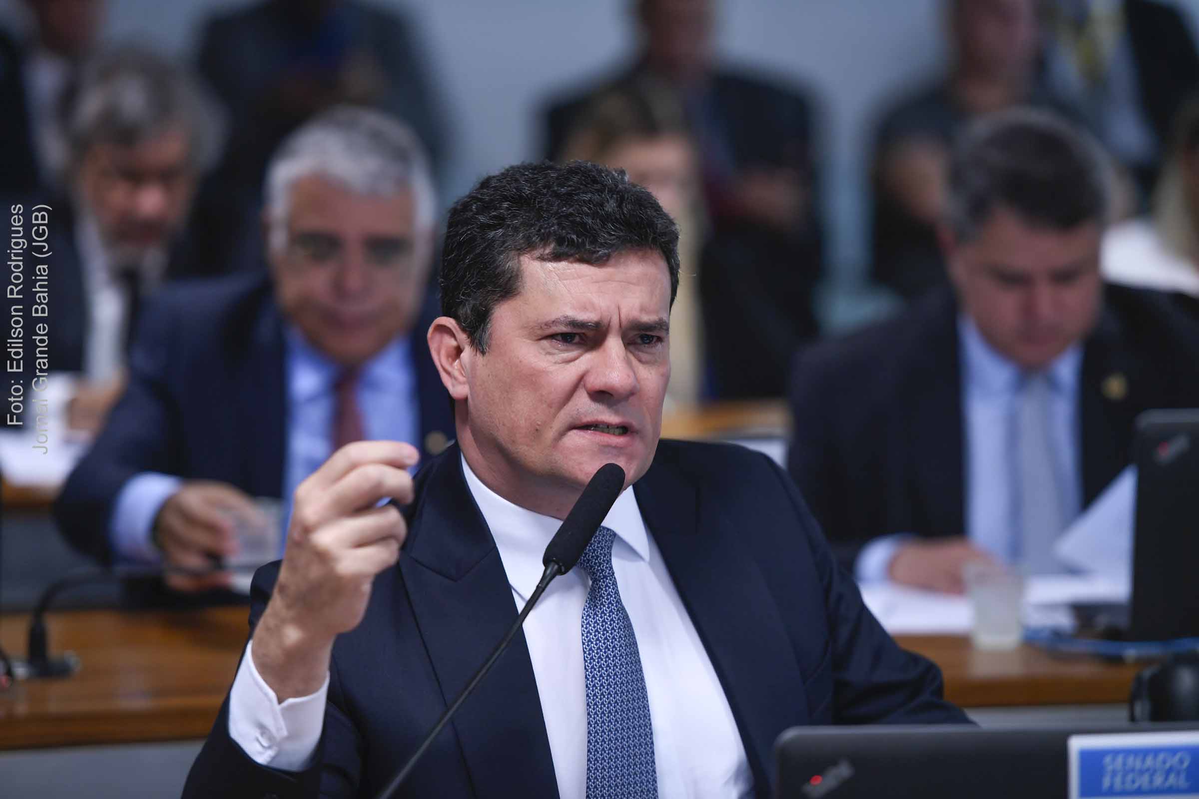 Denúncia da PGR ao STF alega que o ex-juiz e senador Sérgio Moro acusou o ministro Gilmar Mendes de negociar decisão.