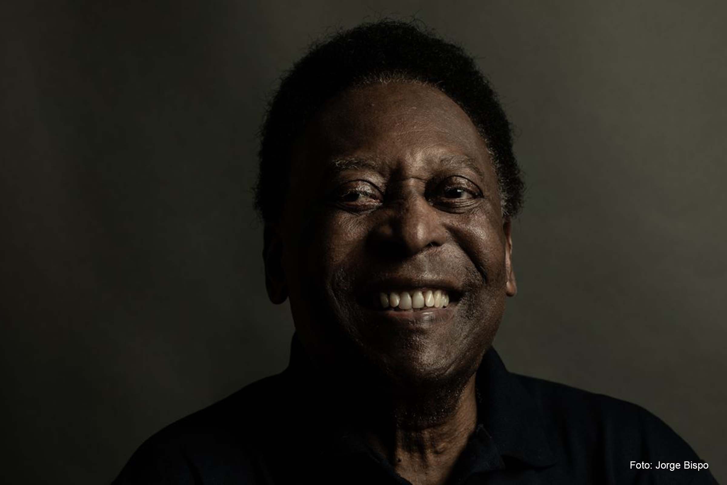 Segundo o verbete, uma pessoa pode ser qualificada como Pelé quando é excepcional, incomparável, única. Quando é a melhor em alguma área.